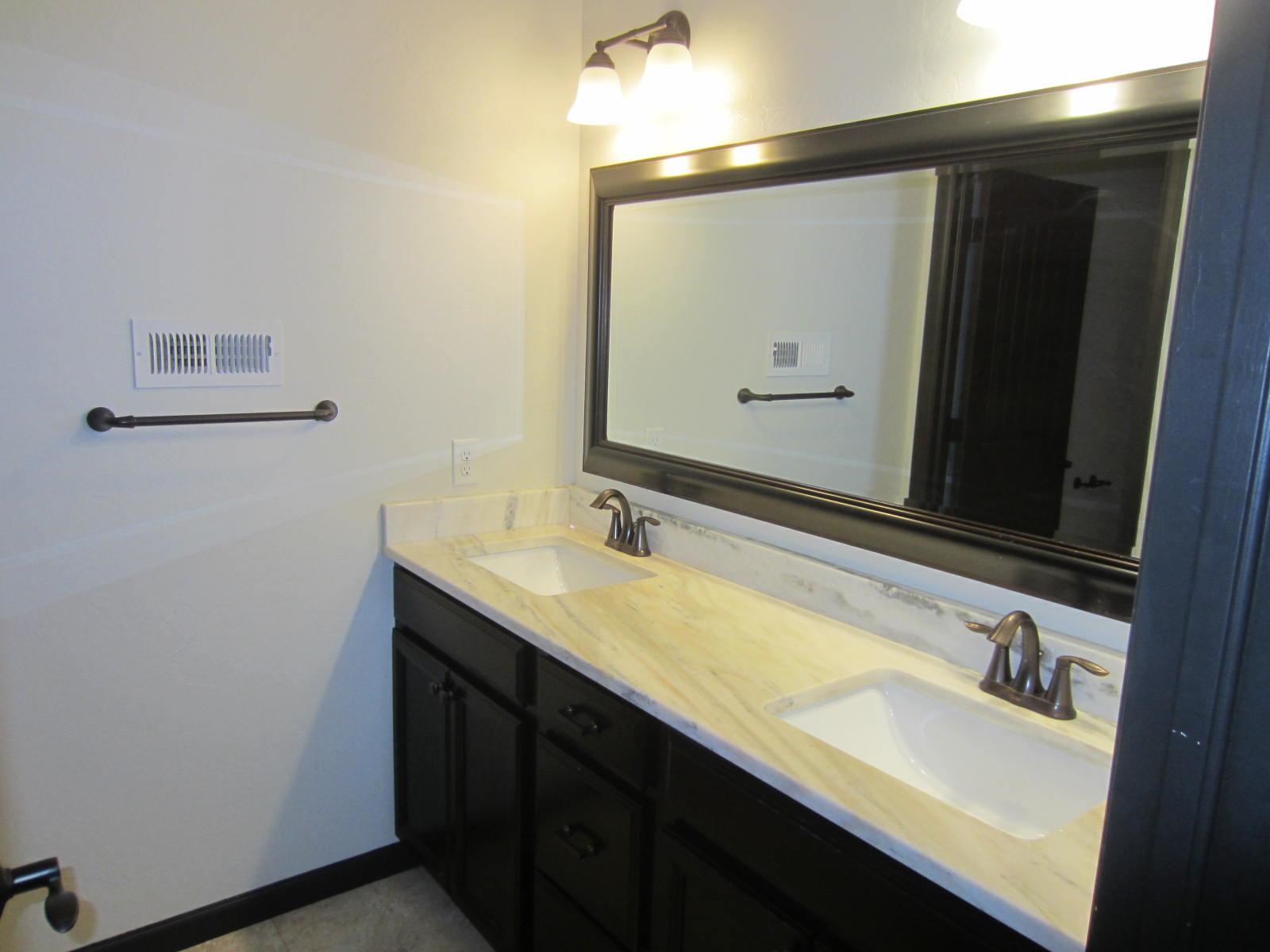 2499 Tiptop Avenue Unit: B