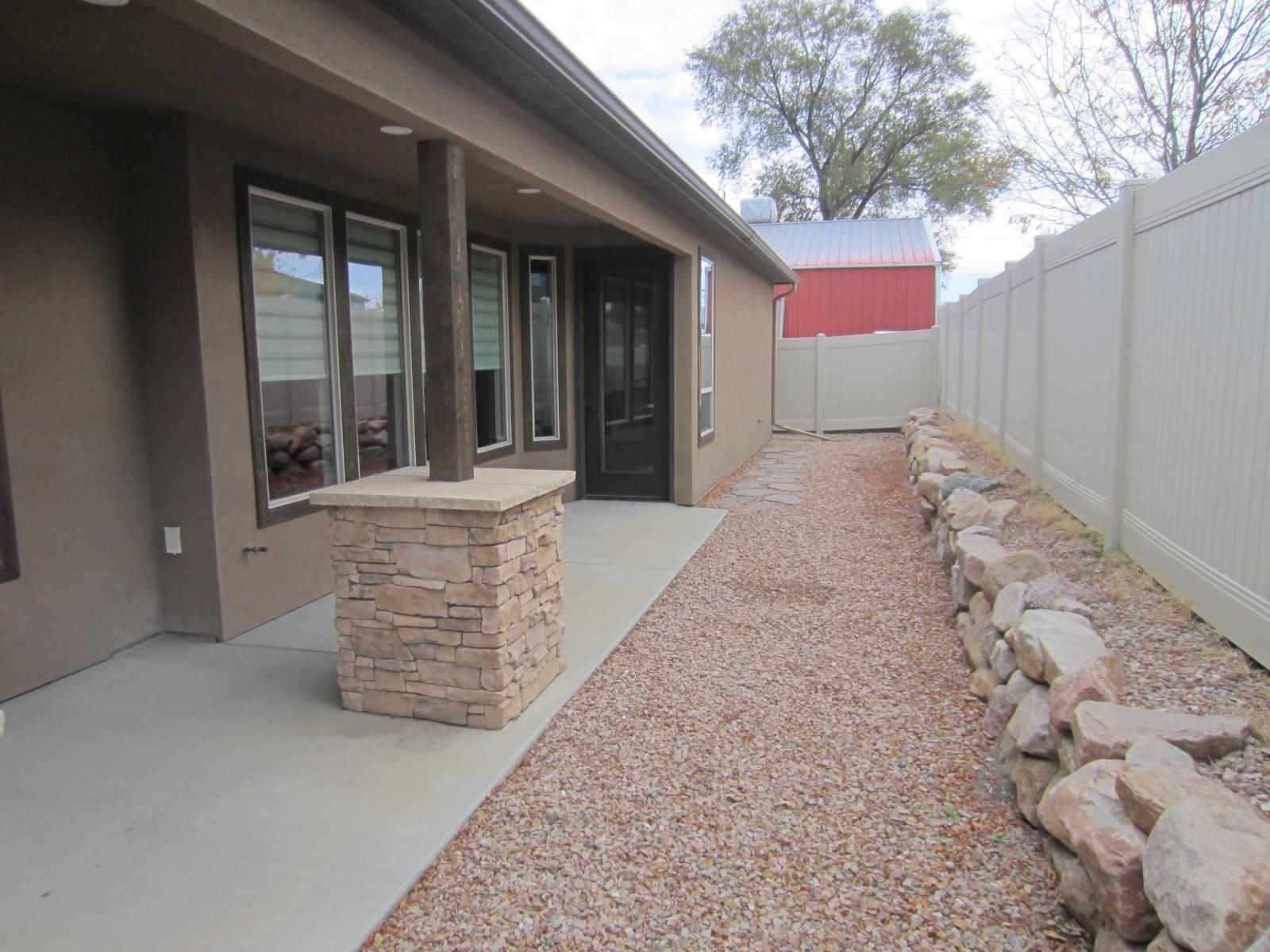 2499 Tiptop Avenue Unit: B