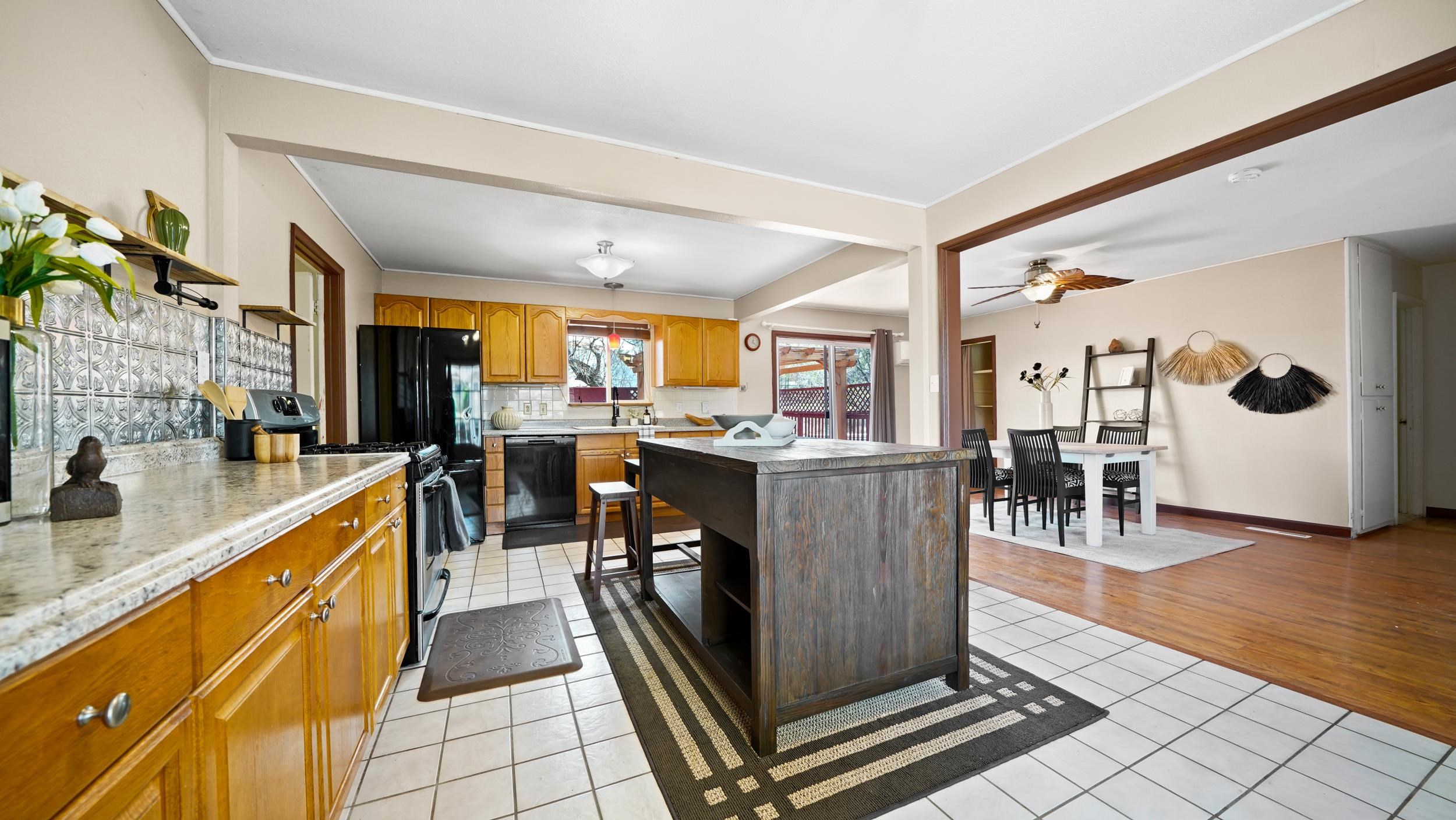 438 Bluebell Lane