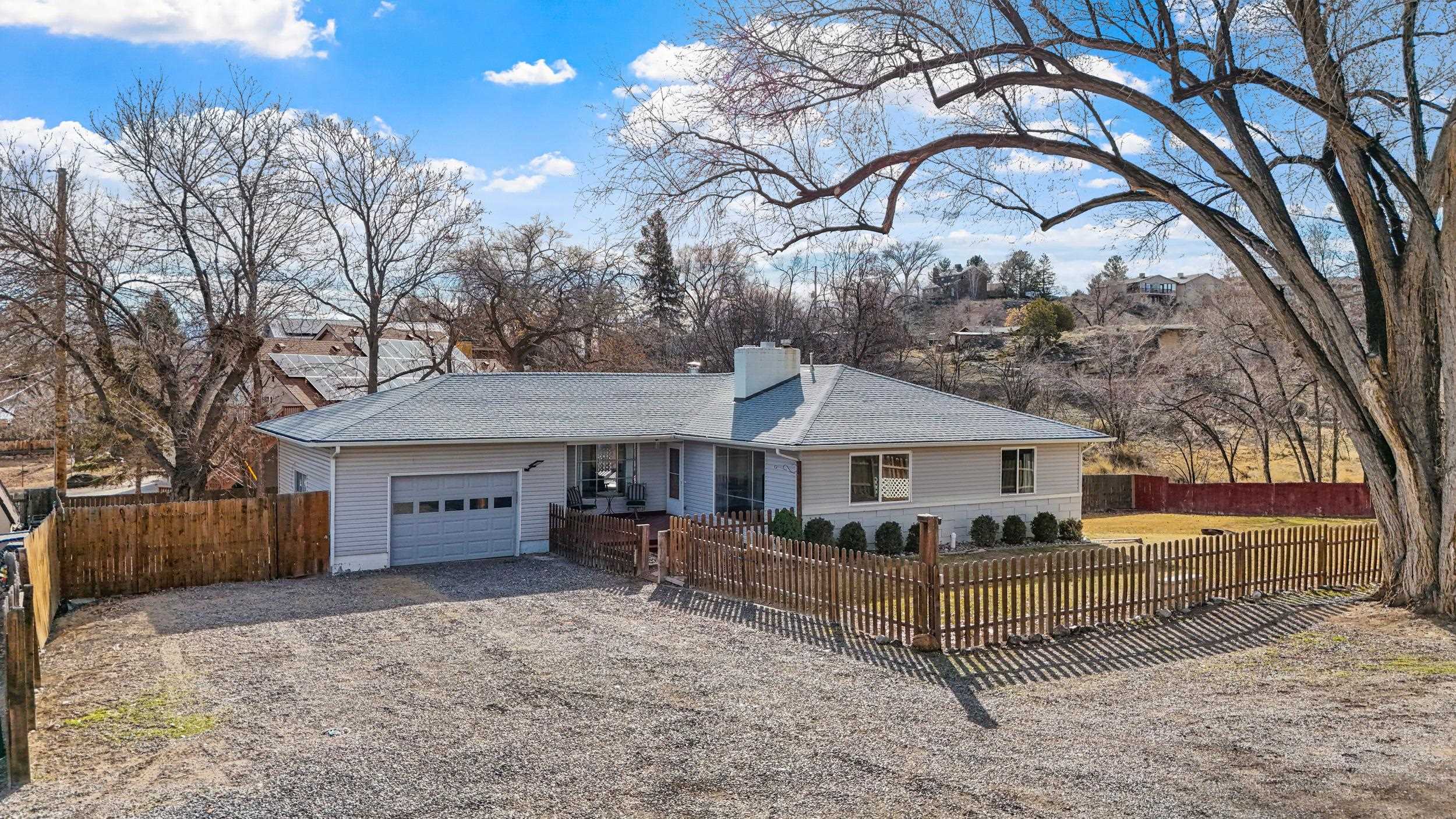 438 Bluebell Lane