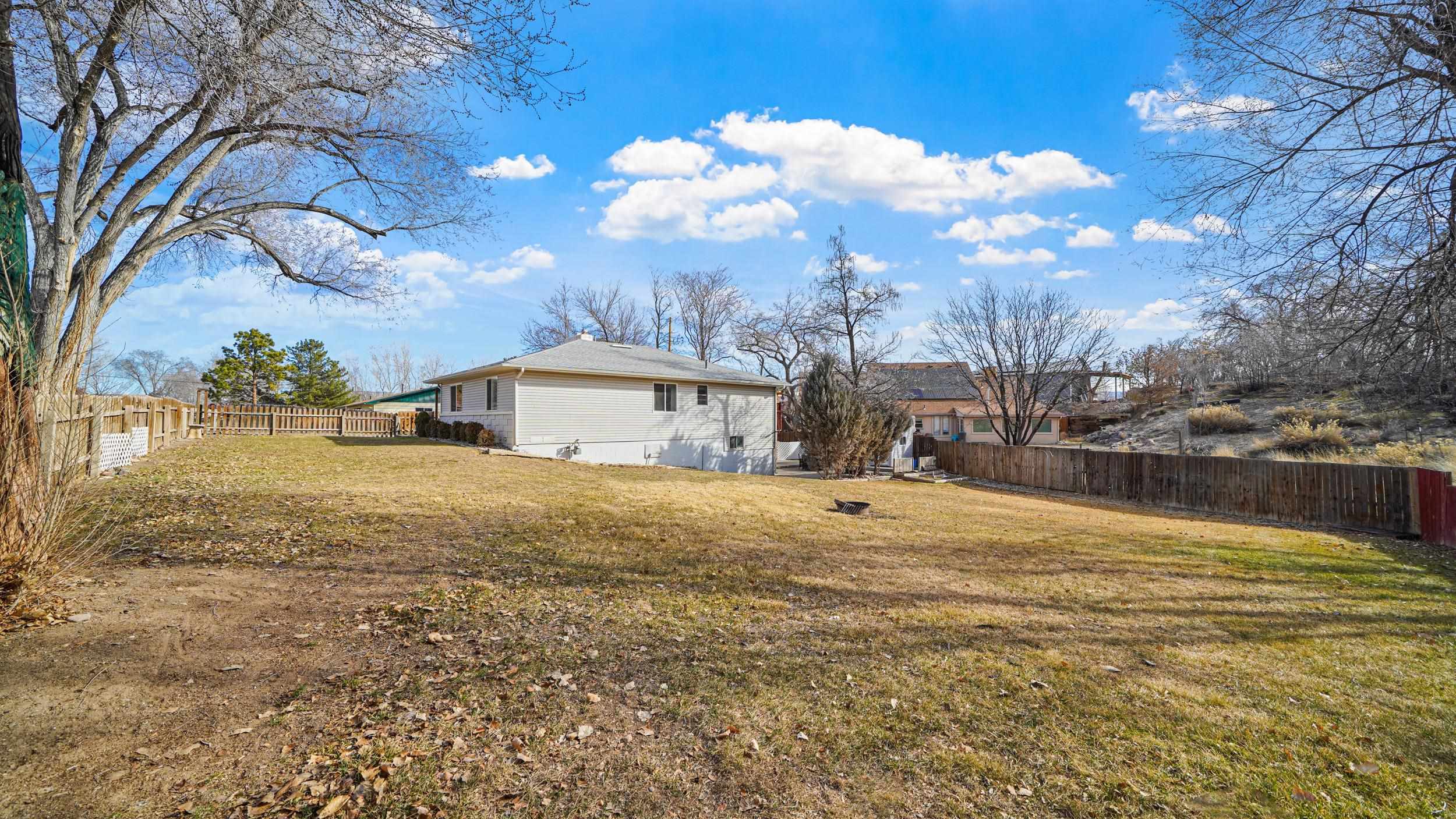 438 Bluebell Lane
