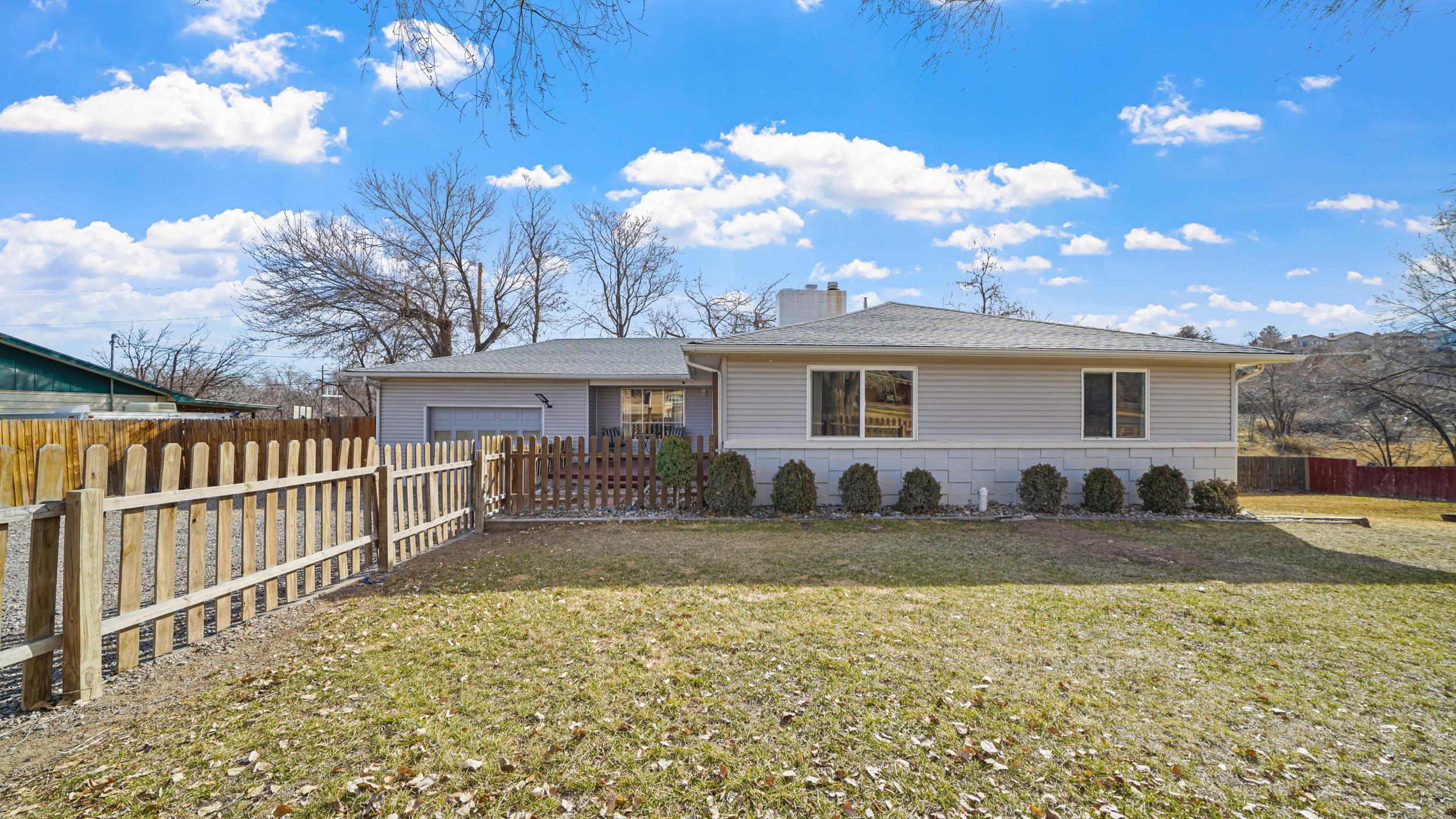 438 Bluebell Lane