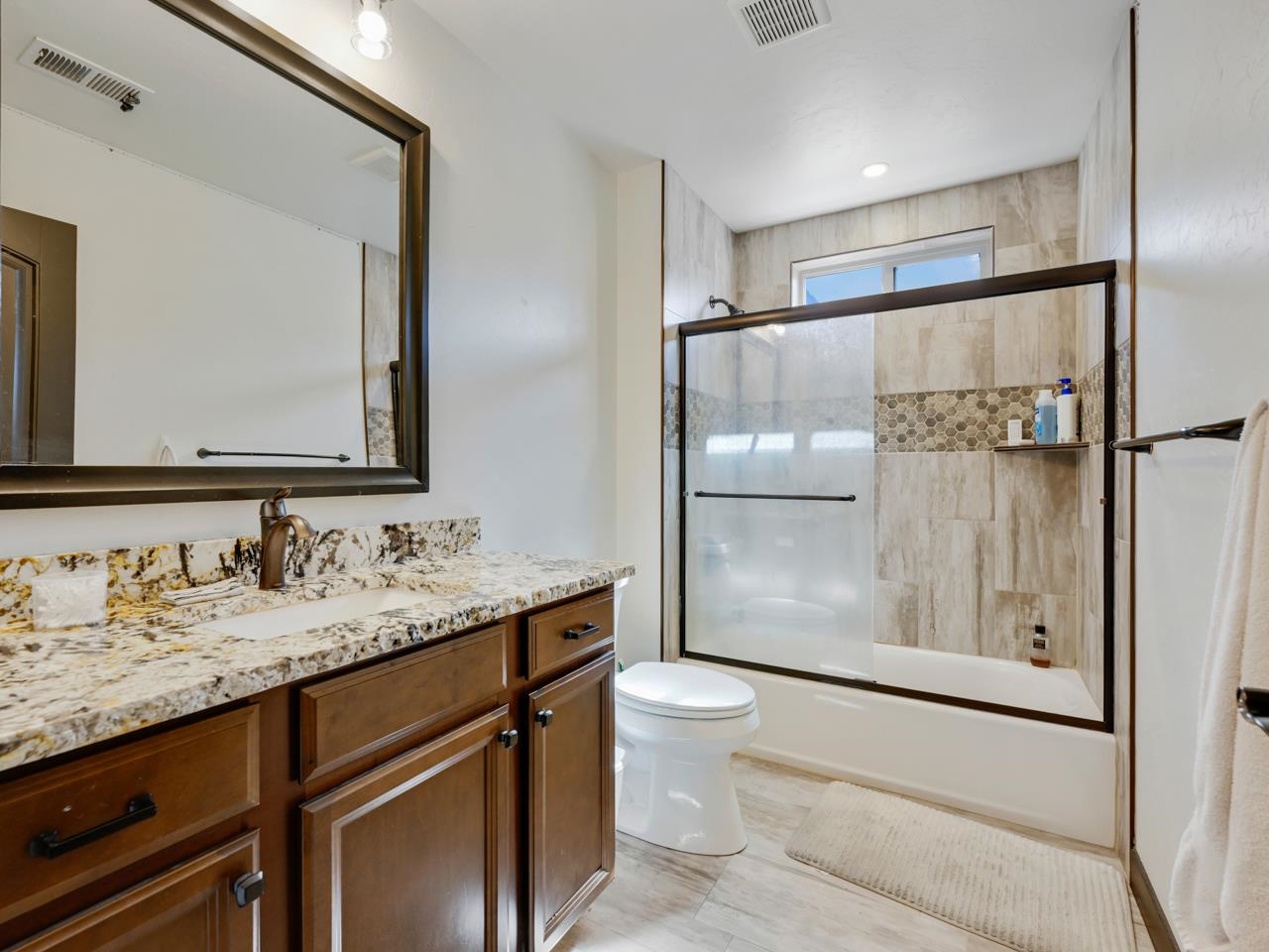2497 Tiptop Avenue Unit: B