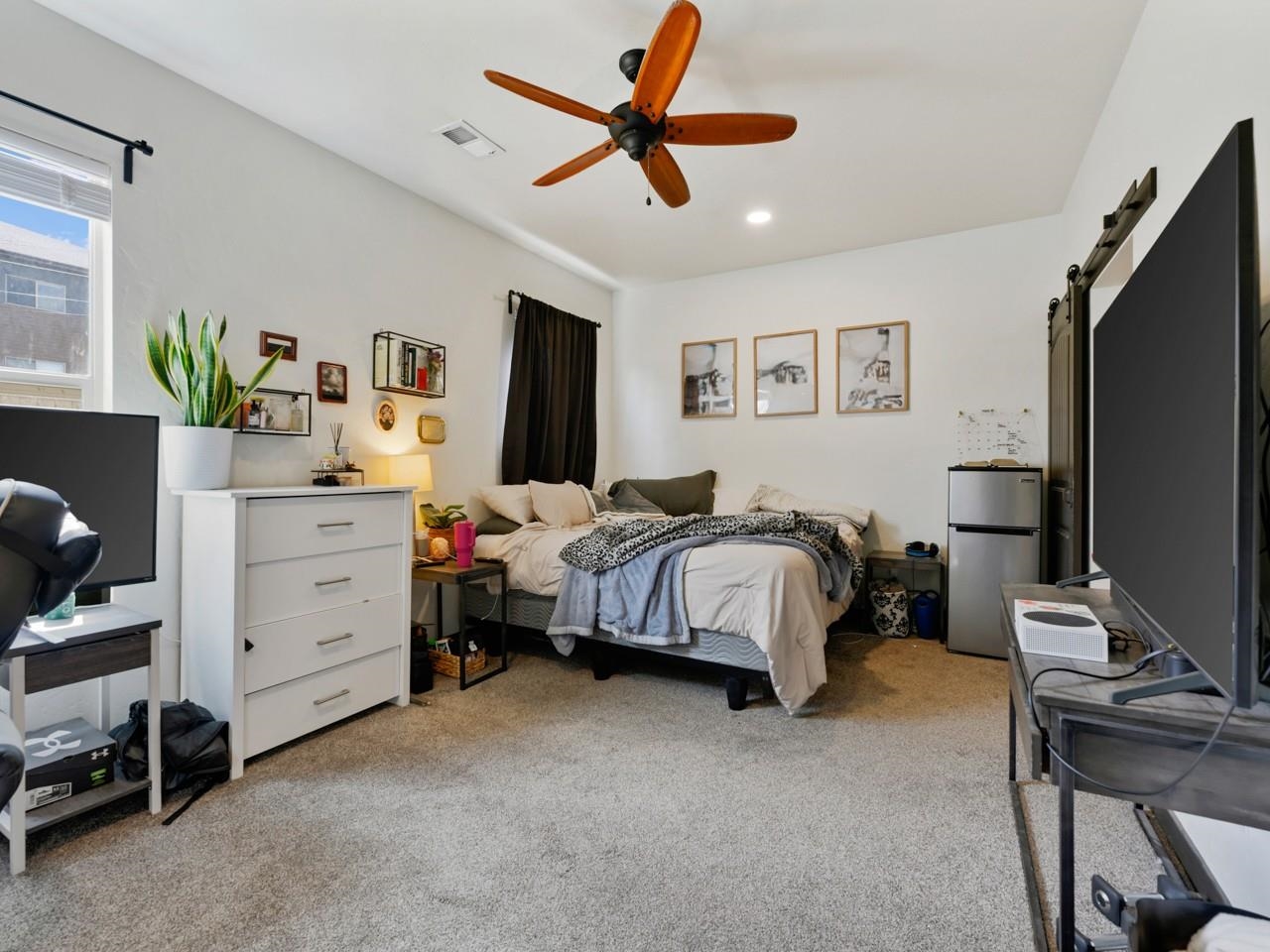 2497 Tiptop Avenue Unit: B
