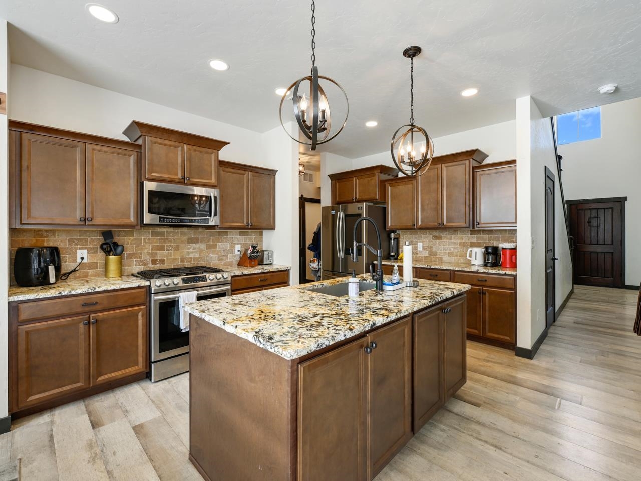 2497 Tiptop Avenue Unit: B