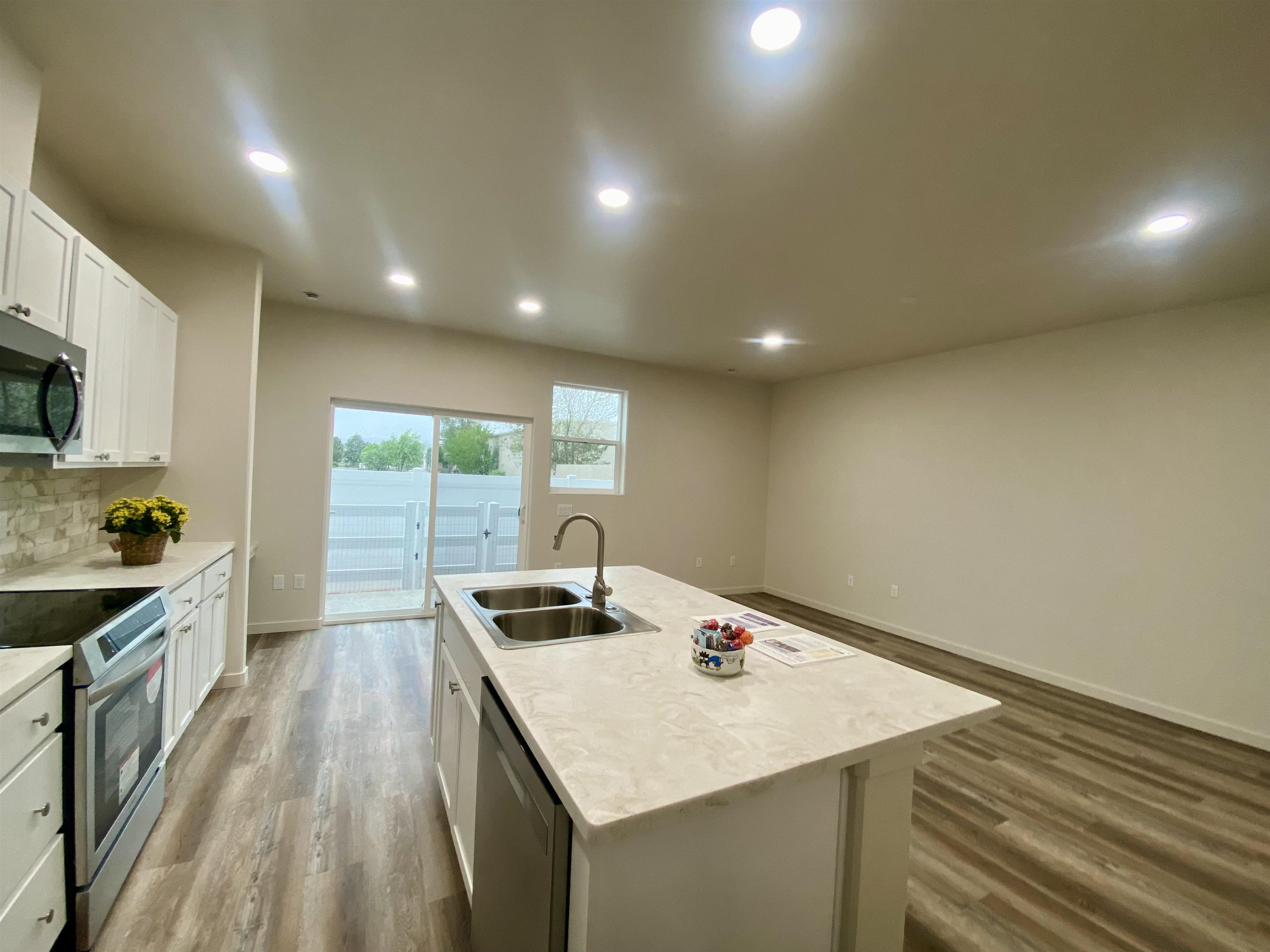 2781 Caspian Way Unit: B