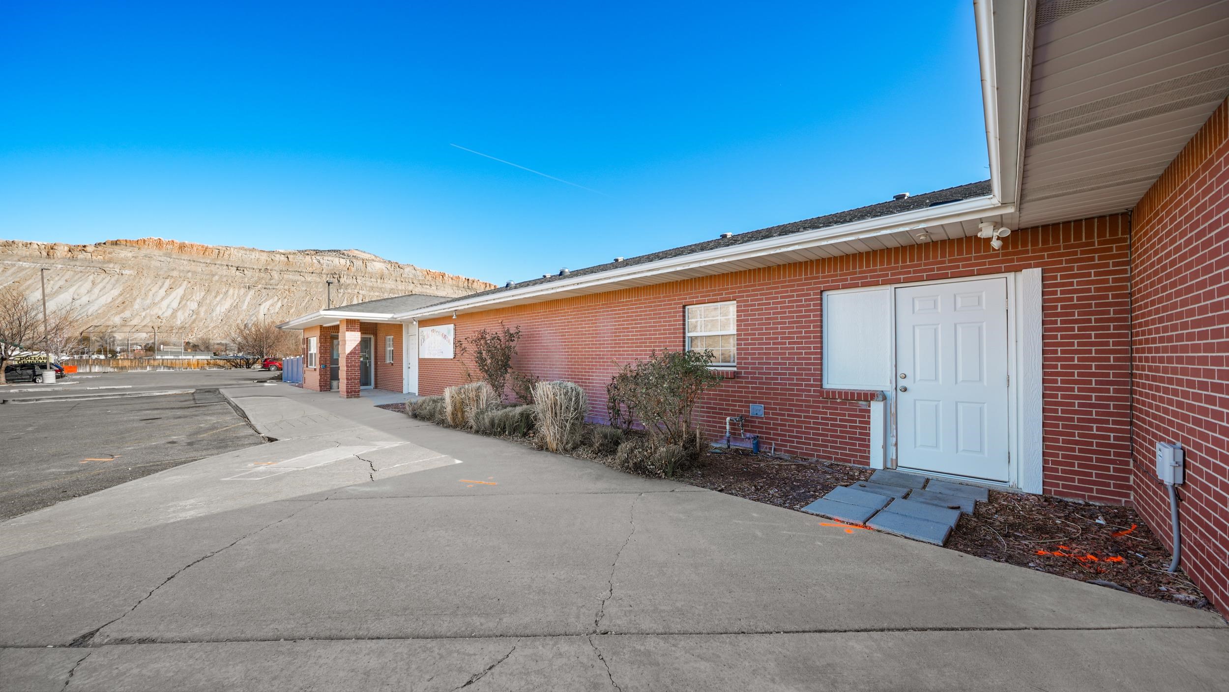 707 Elberta Avenue Unit: 102