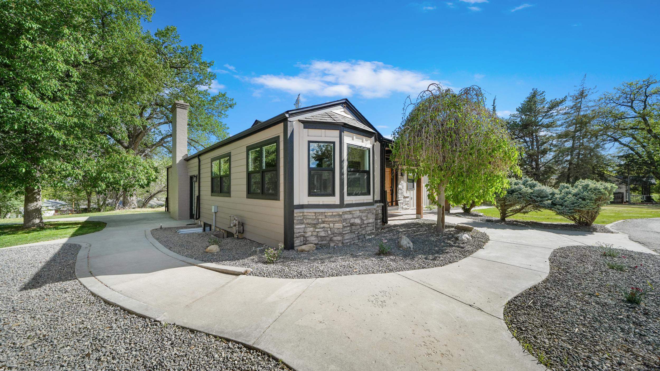 120 Hillcrest Drive
