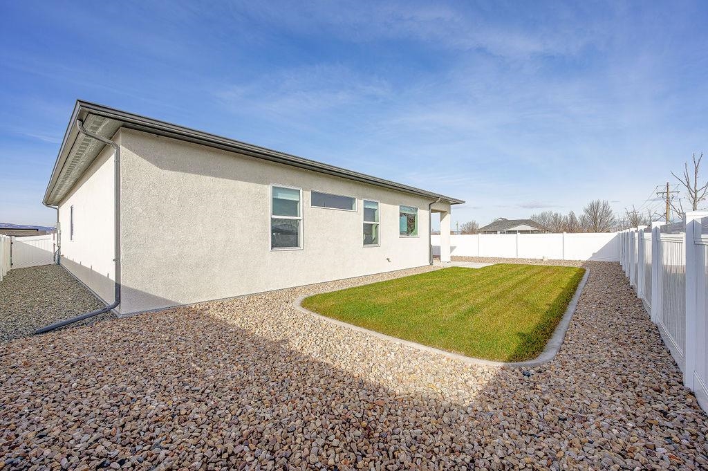1028 Caliper Way
