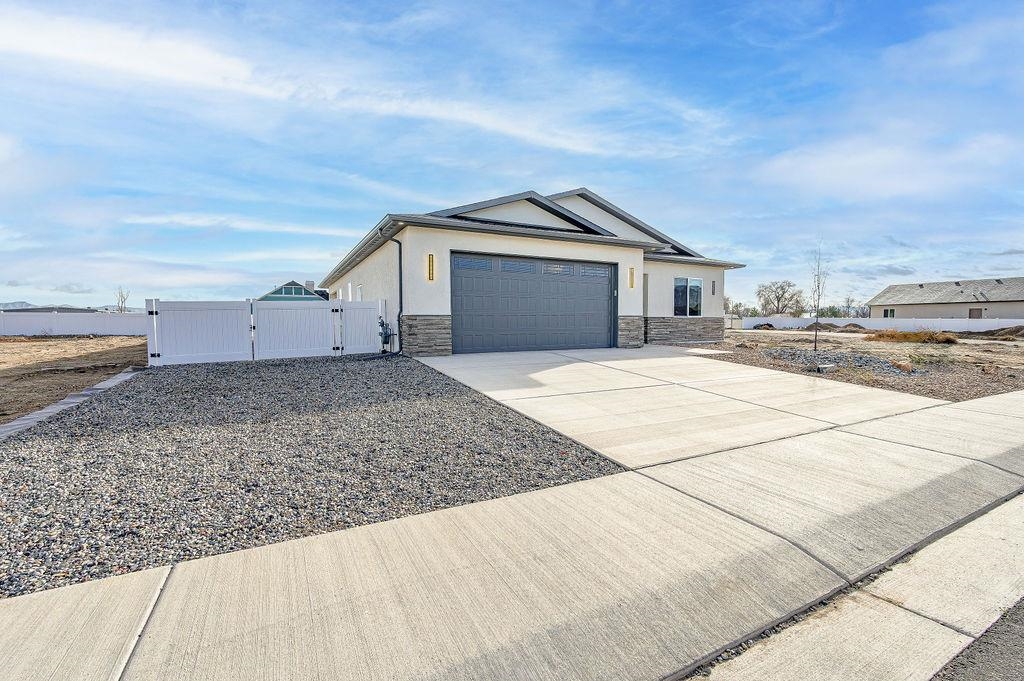 1028 Caliper Way