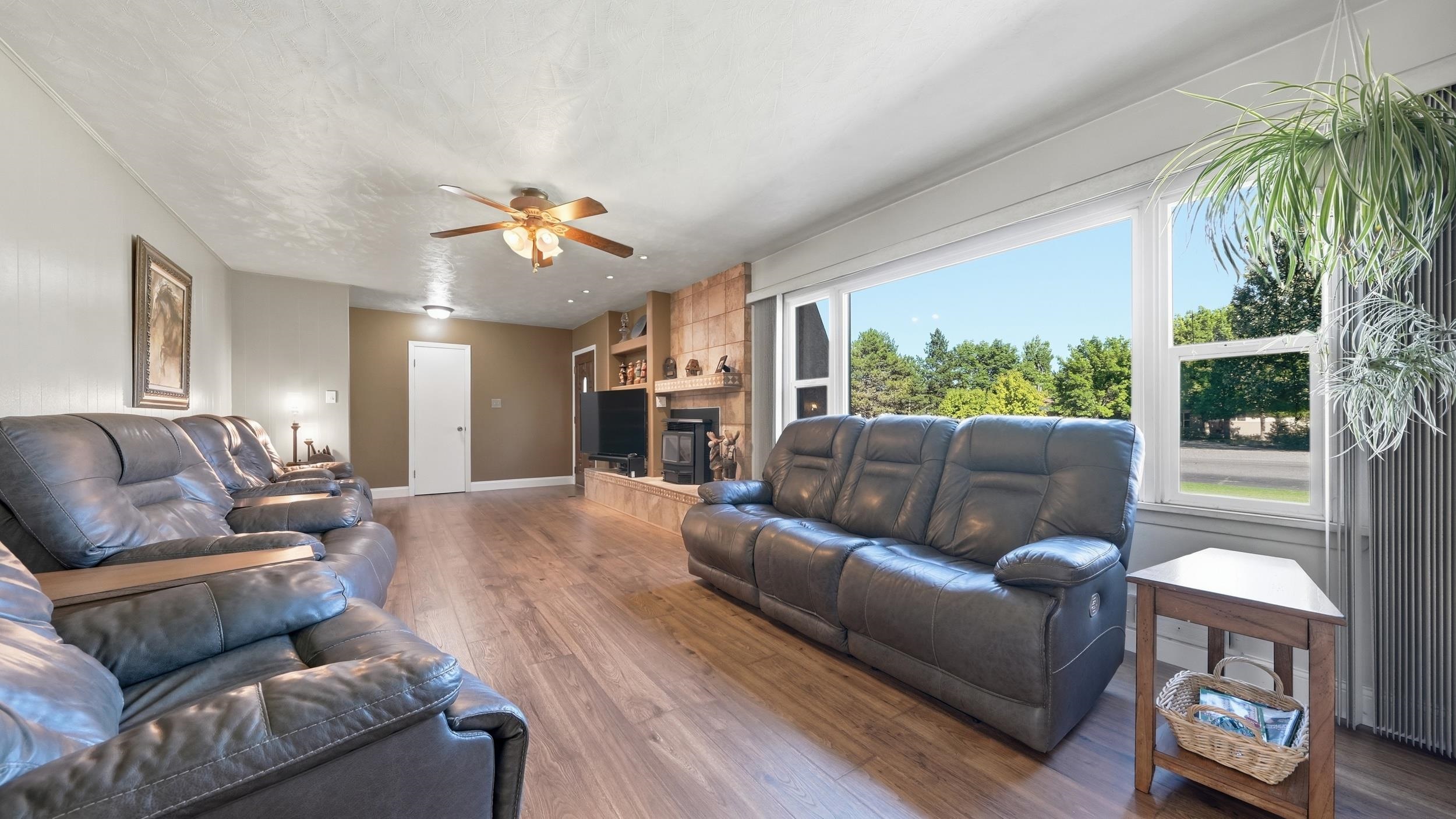697 Glen Caro Drive