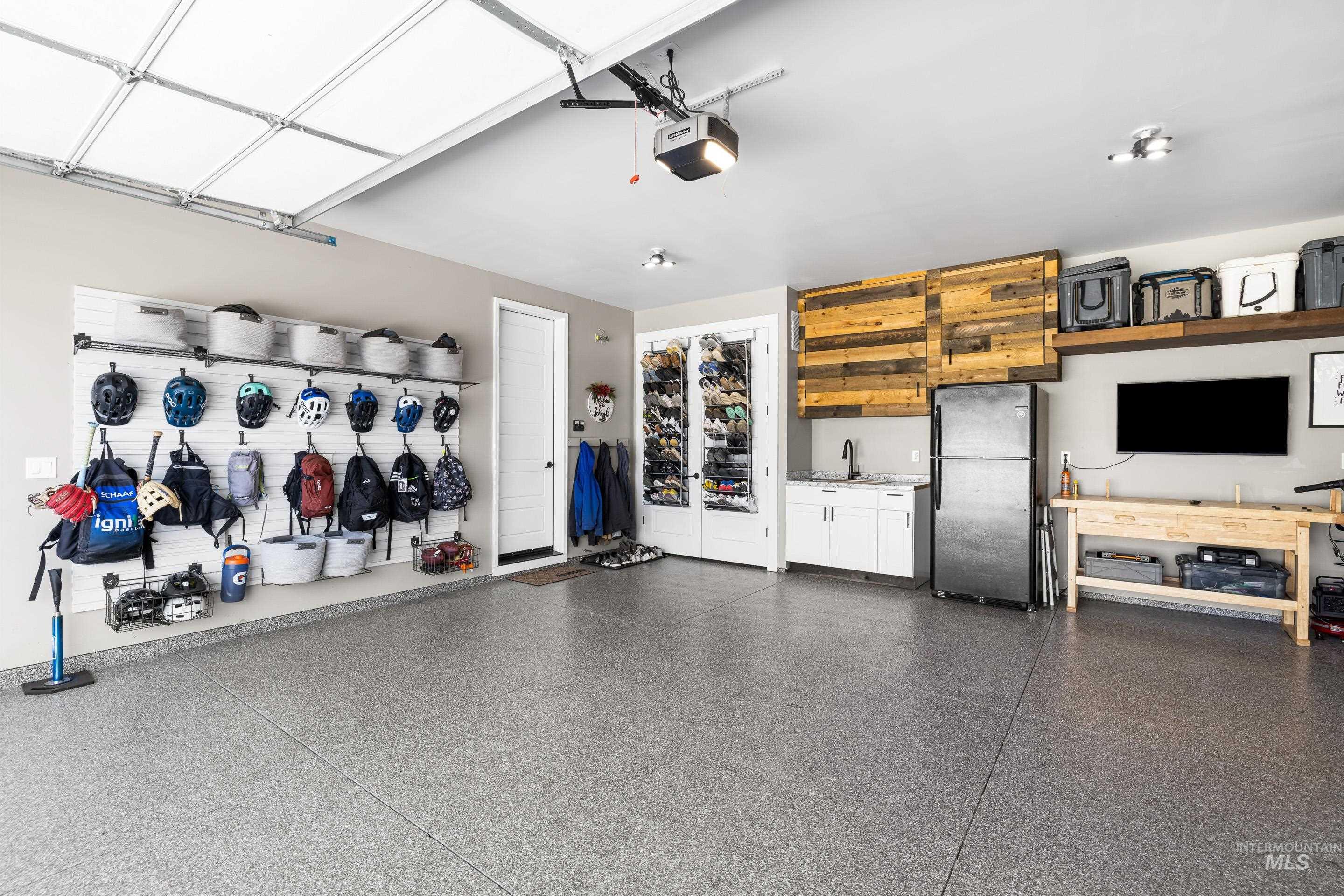 3109 W Hidden Springs Dr.