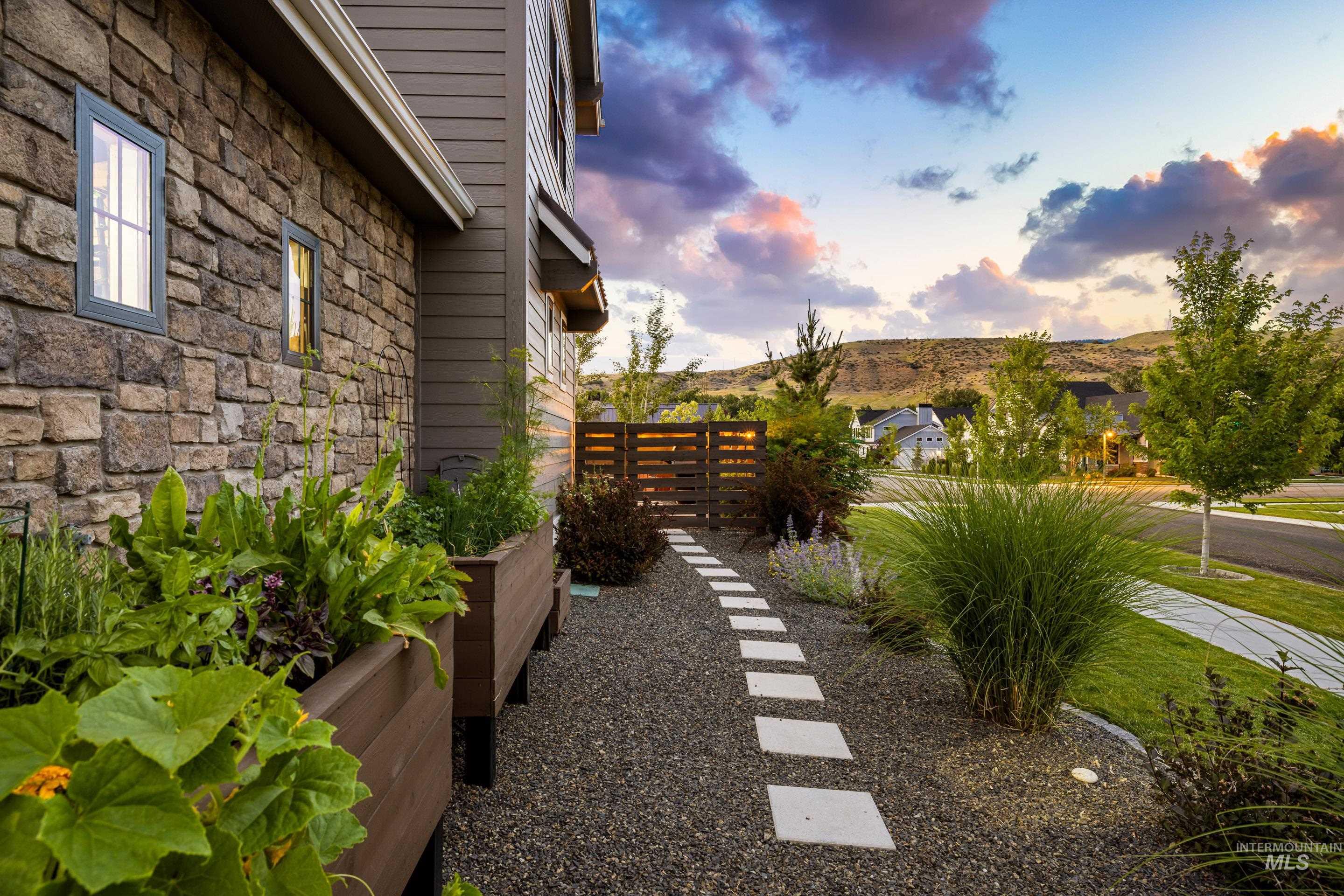 3109 W Hidden Springs Dr.