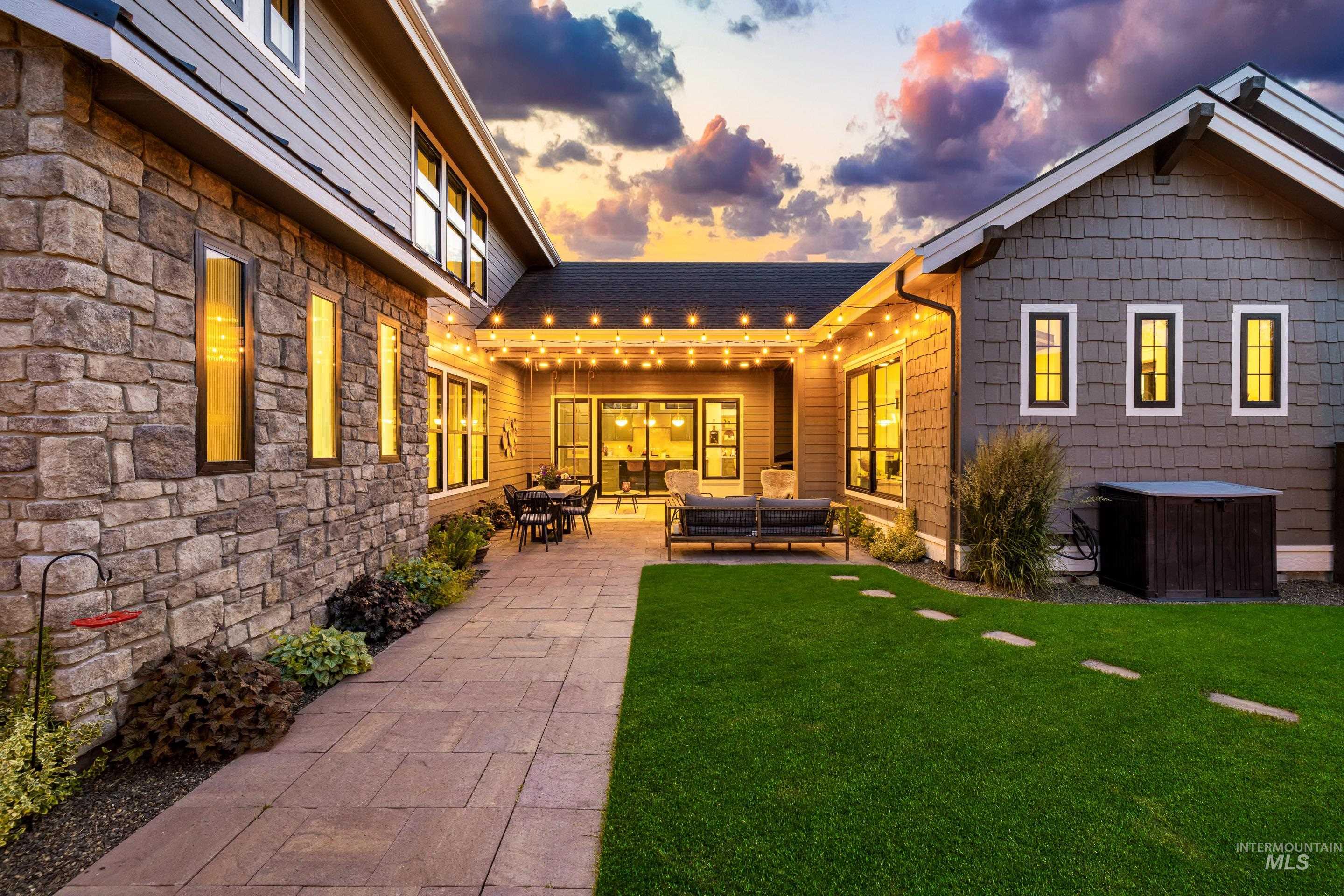 3109 W Hidden Springs Dr.