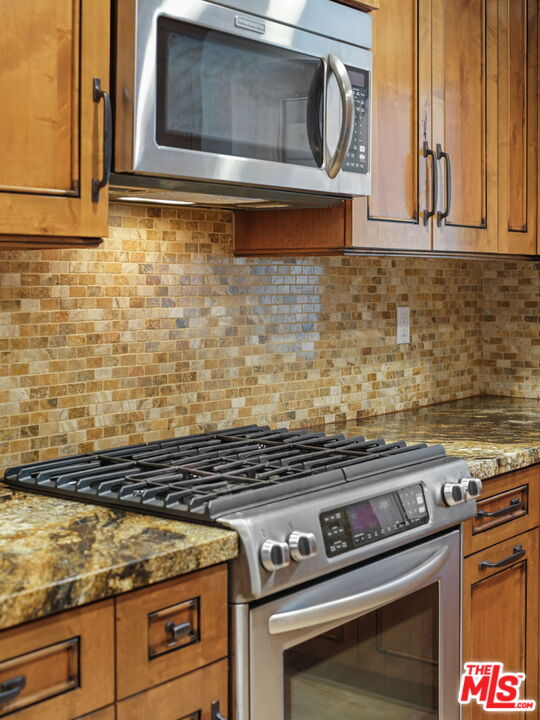 2031 S Bentley Ave Unit: 102