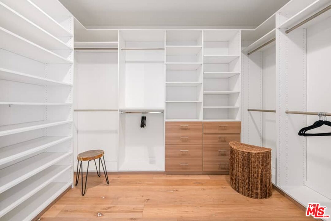 729 N Ogden Dr