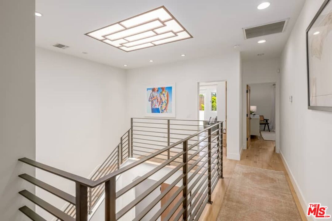 729 N Ogden Dr