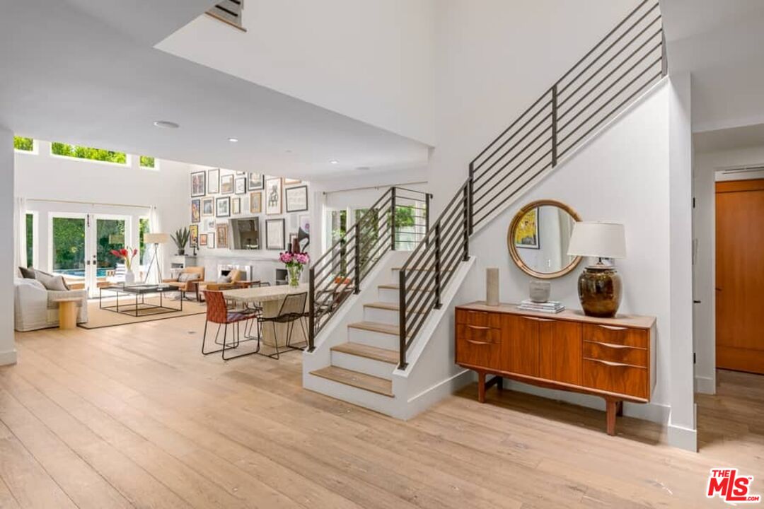 729 N Ogden Dr