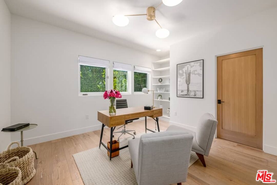 729 N Ogden Dr