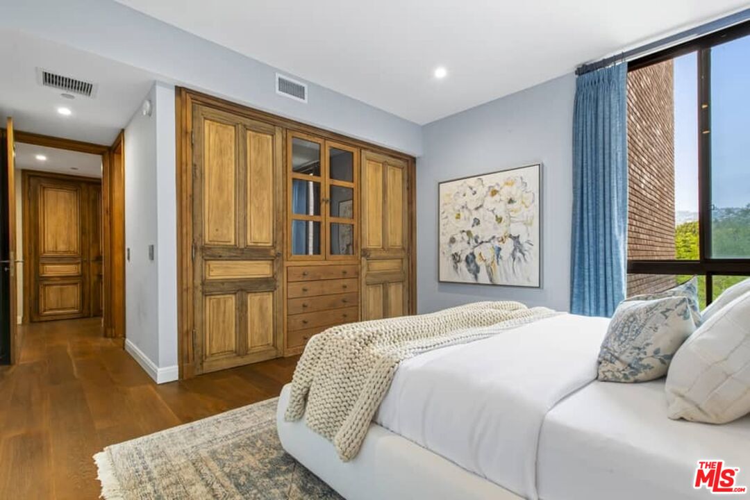 300 N Swall Dr Unit: 305