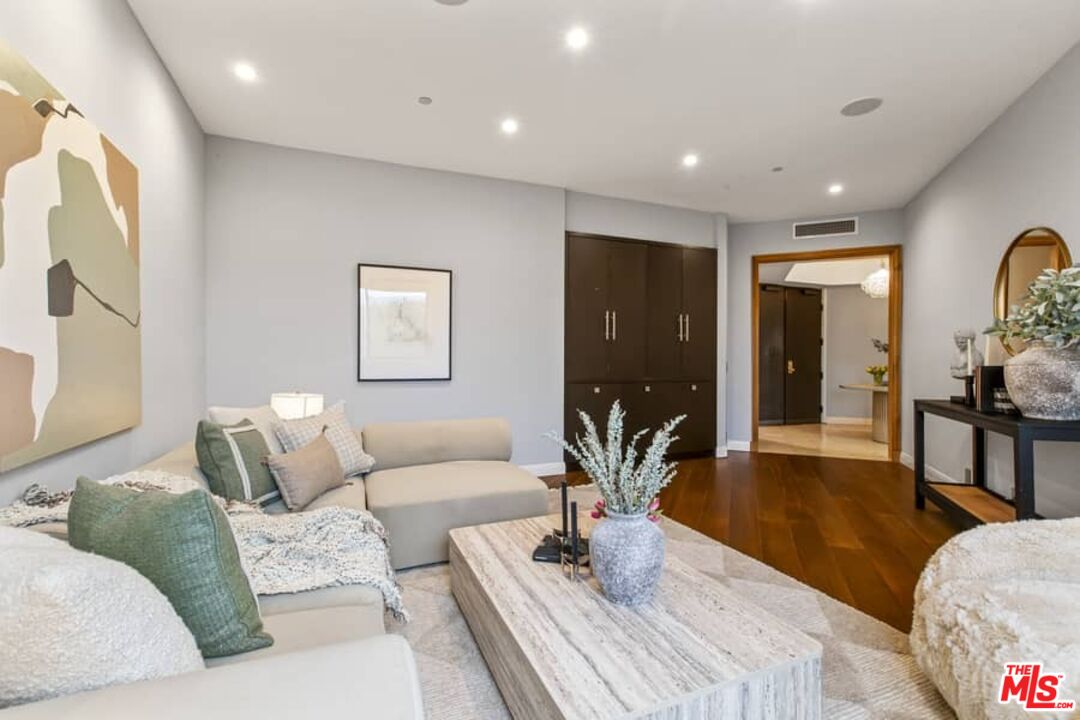 300 N Swall Dr Unit: 305