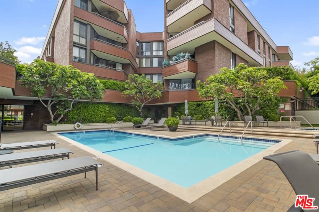 300 N Swall Dr Unit: 305