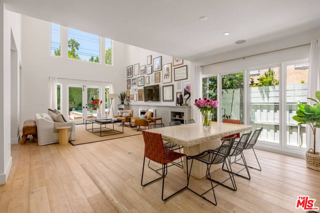 729 N Ogden Dr