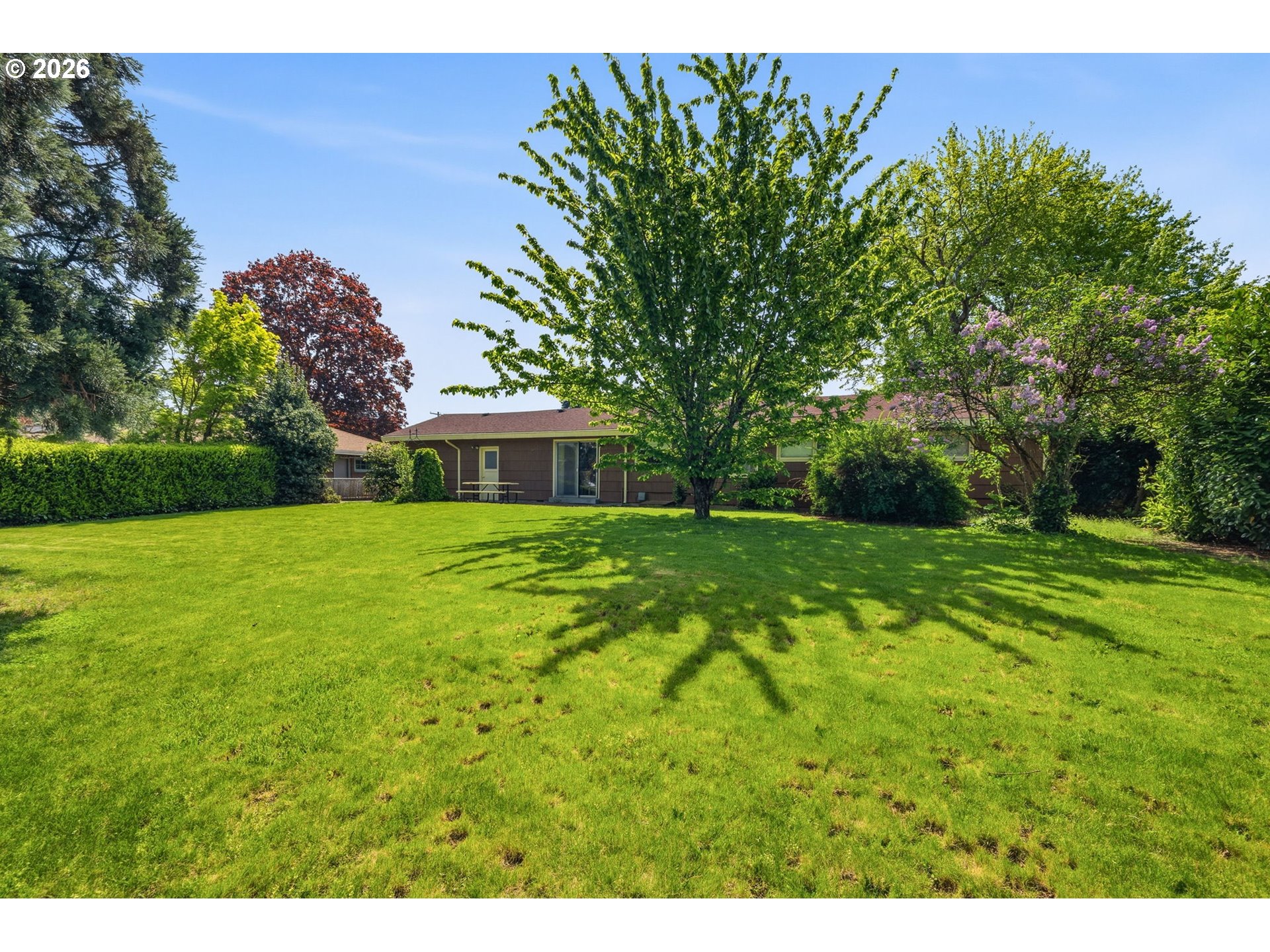 800 NW SLUMAN RD