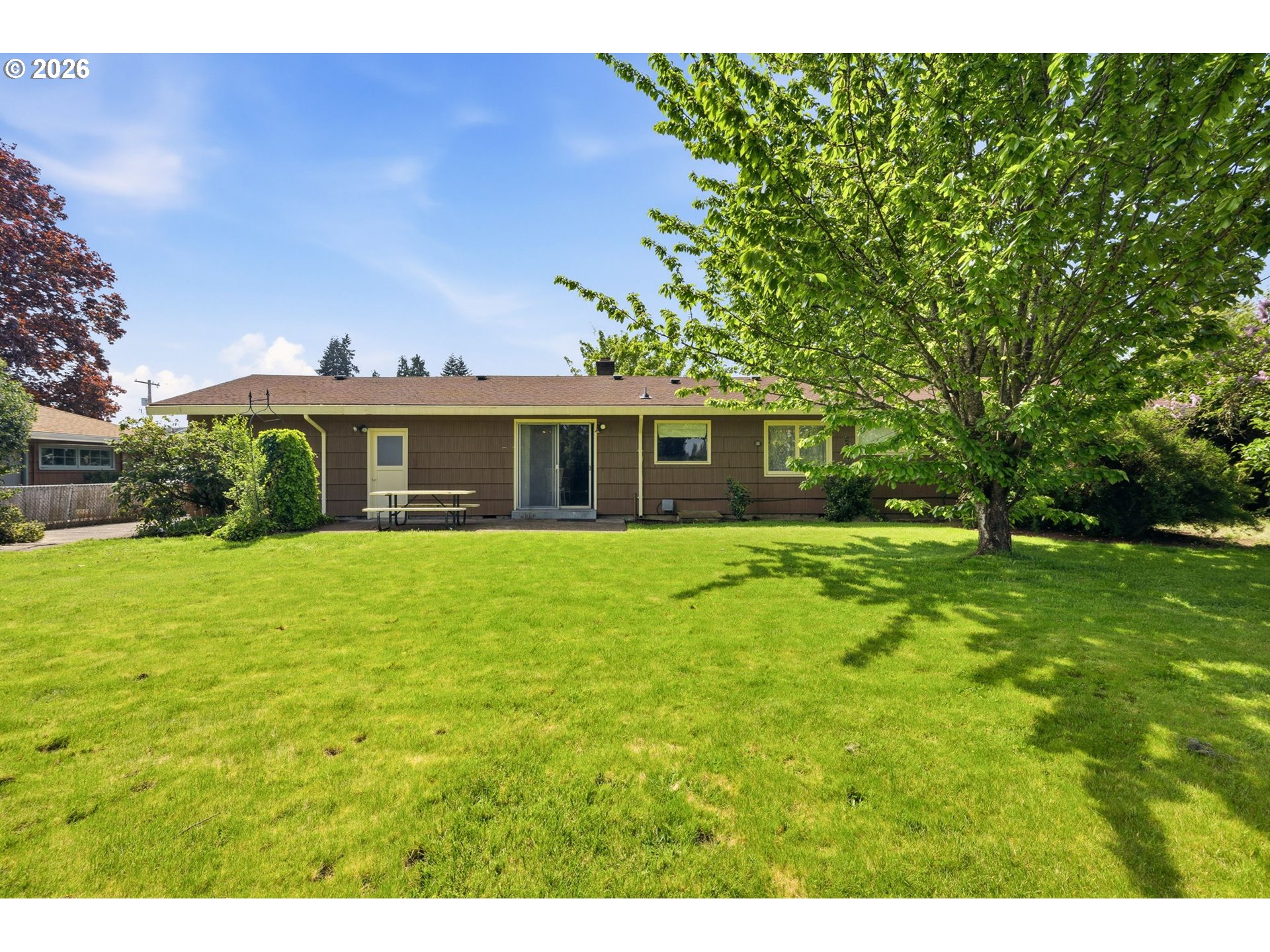 800 NW SLUMAN RD
