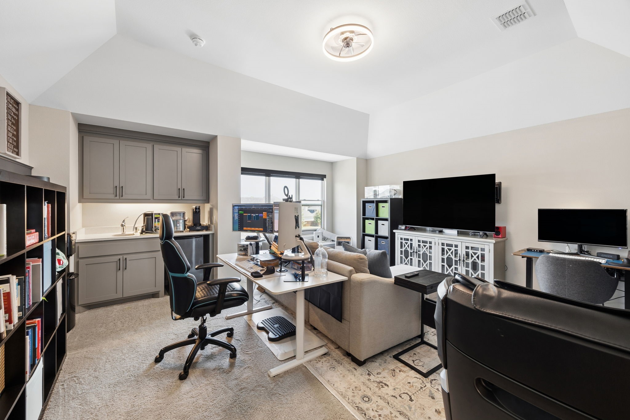 2712 Whirlaway Court