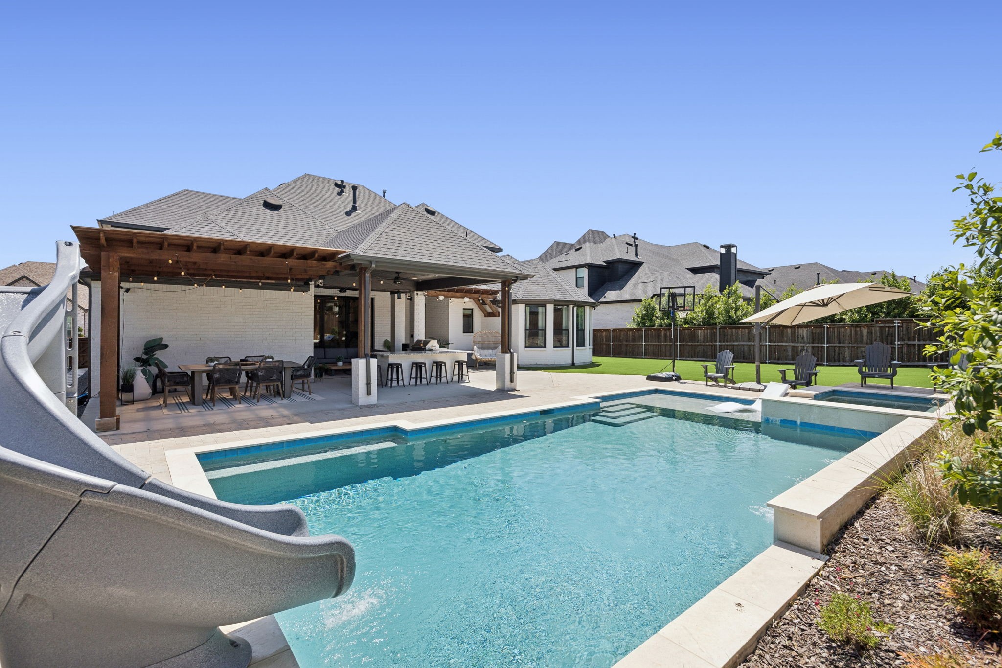 2712 Whirlaway Court
