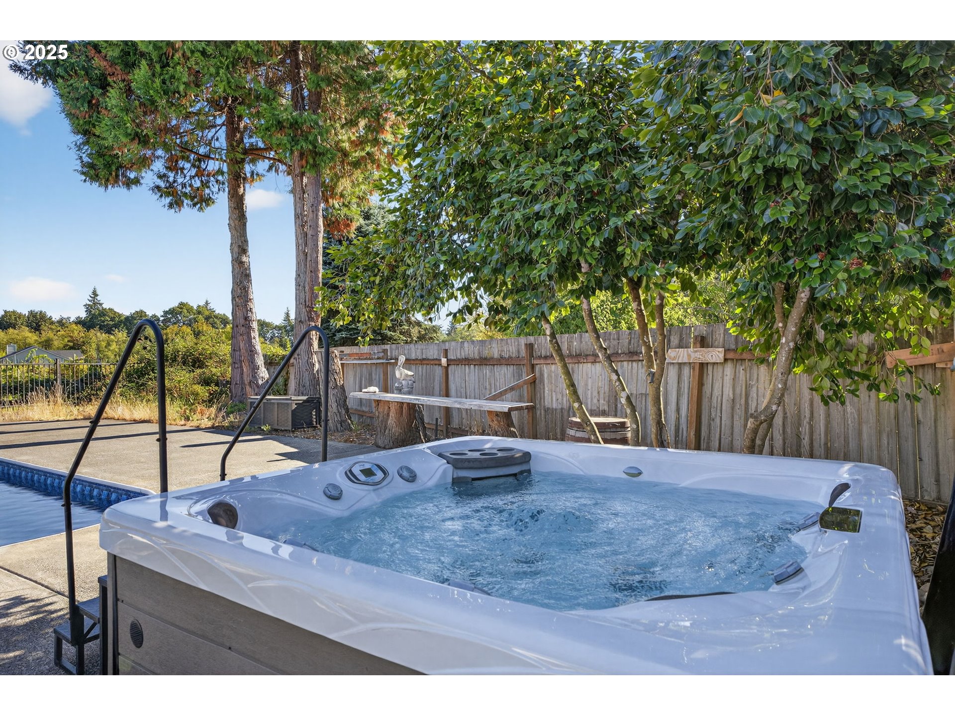 32102 NW EAGLE CREST DR