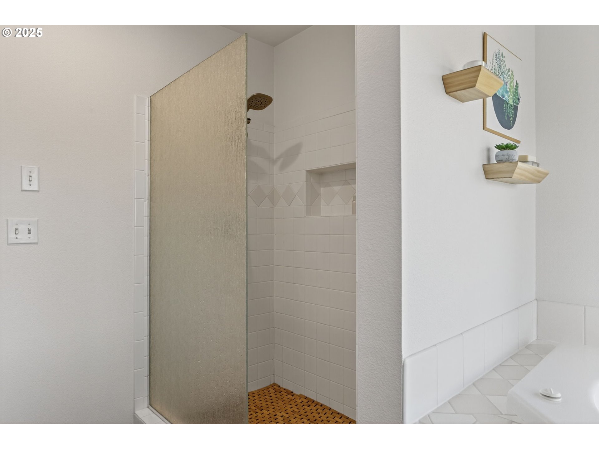 32102 NW EAGLE CREST DR