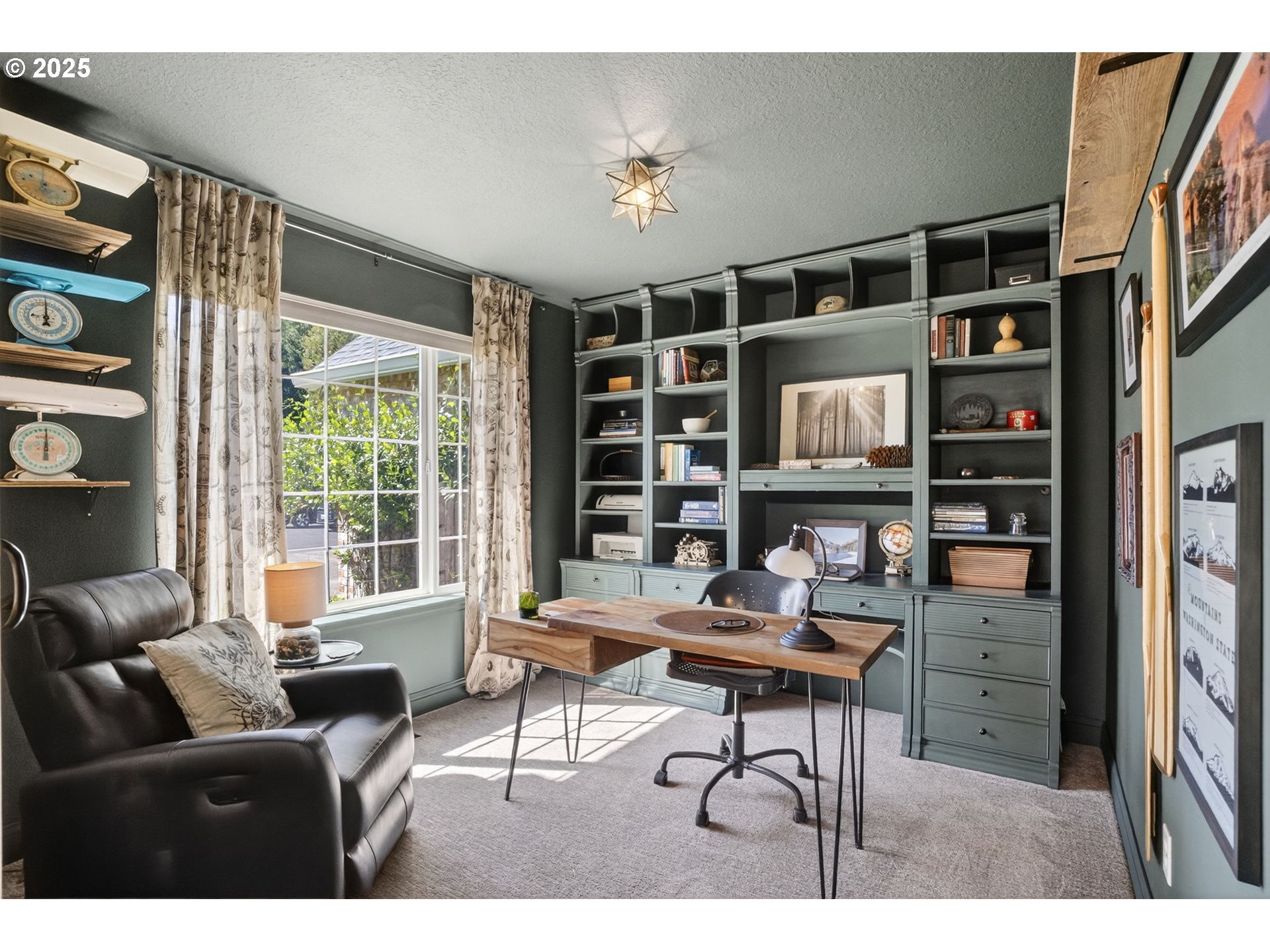 32102 NW EAGLE CREST DR