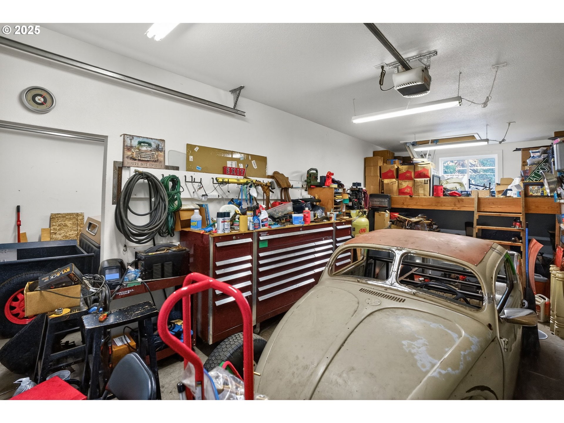 32102 NW EAGLE CREST DR