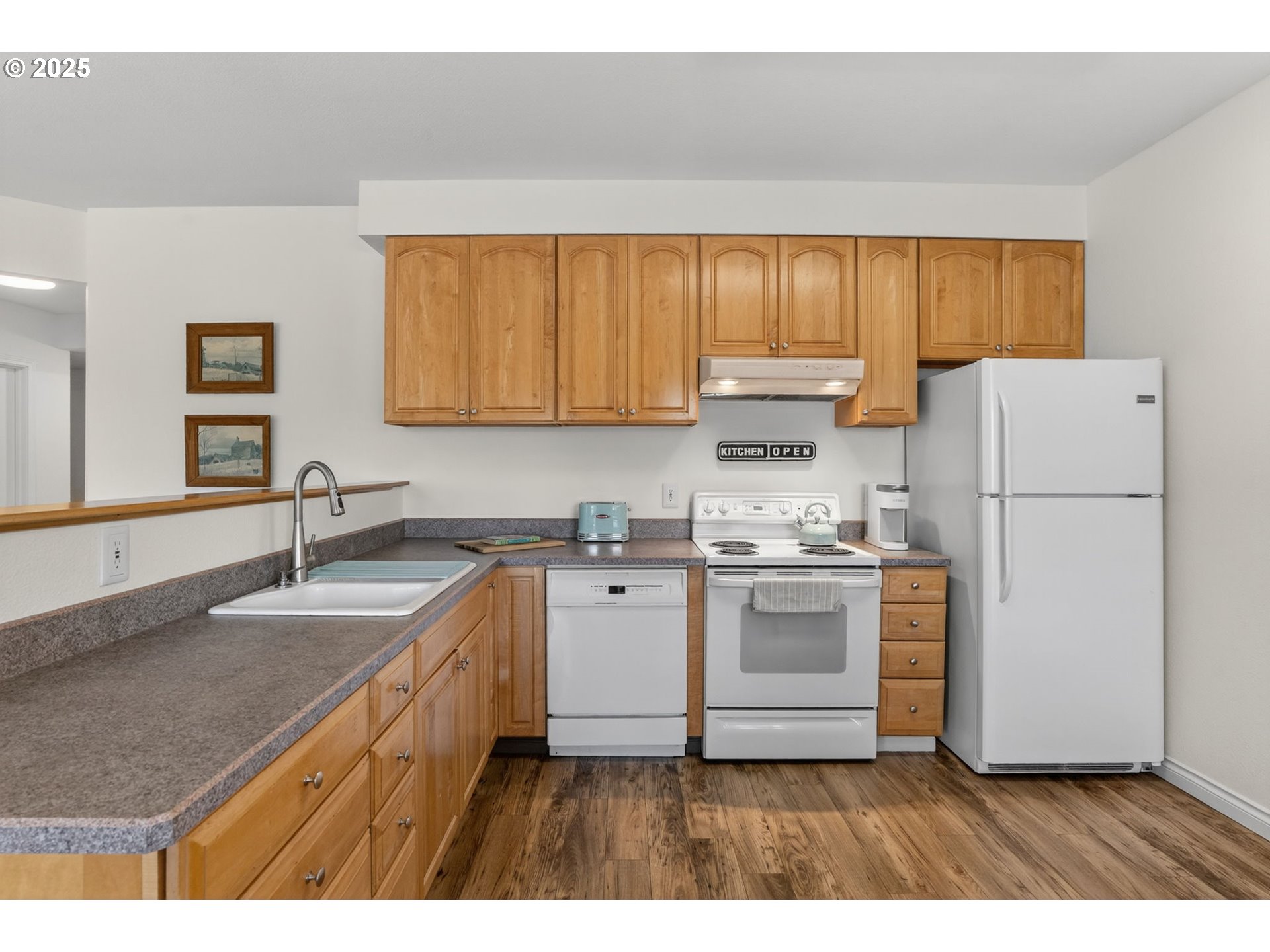 32102 NW EAGLE CREST DR