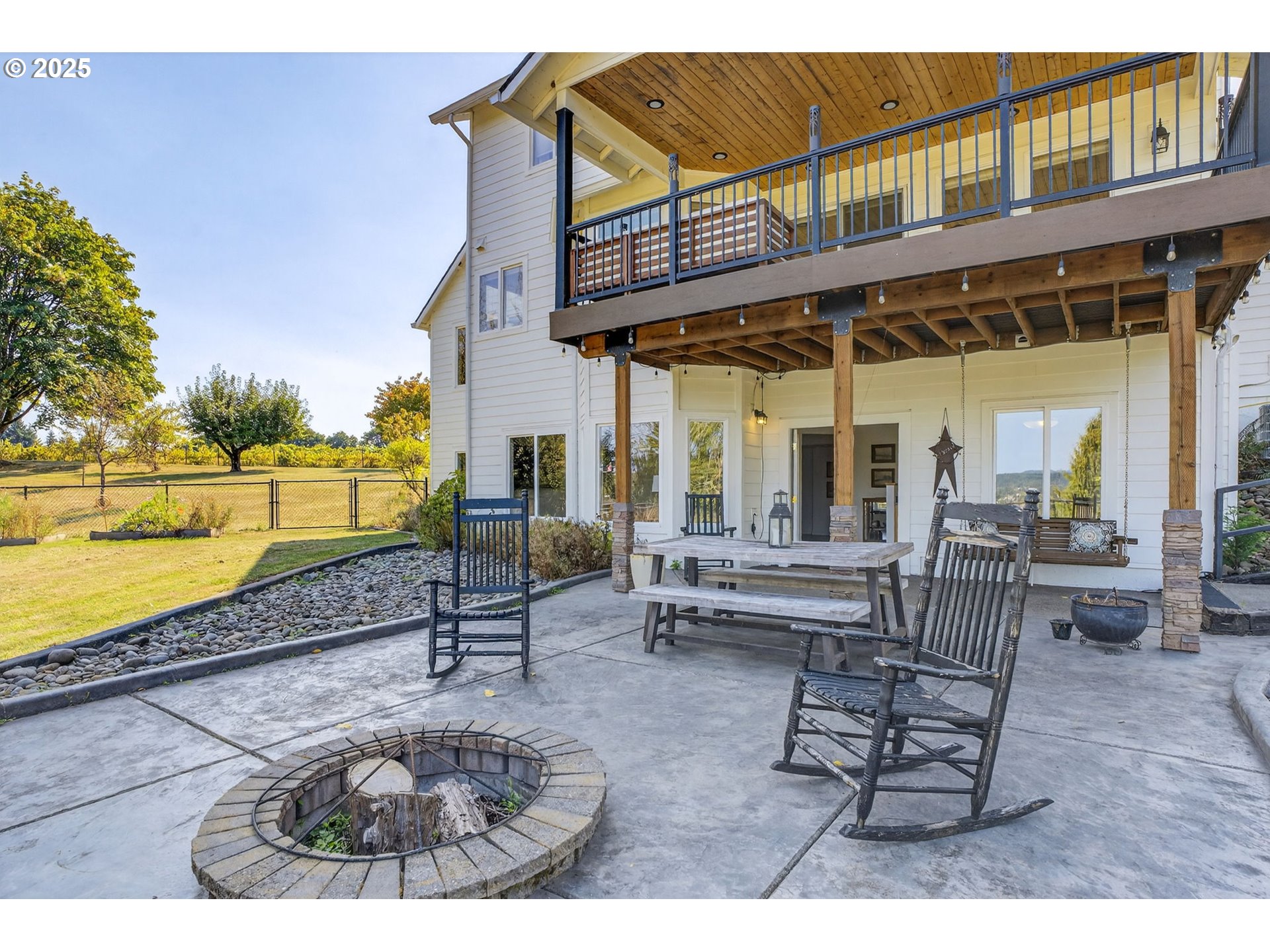 32102 NW EAGLE CREST DR