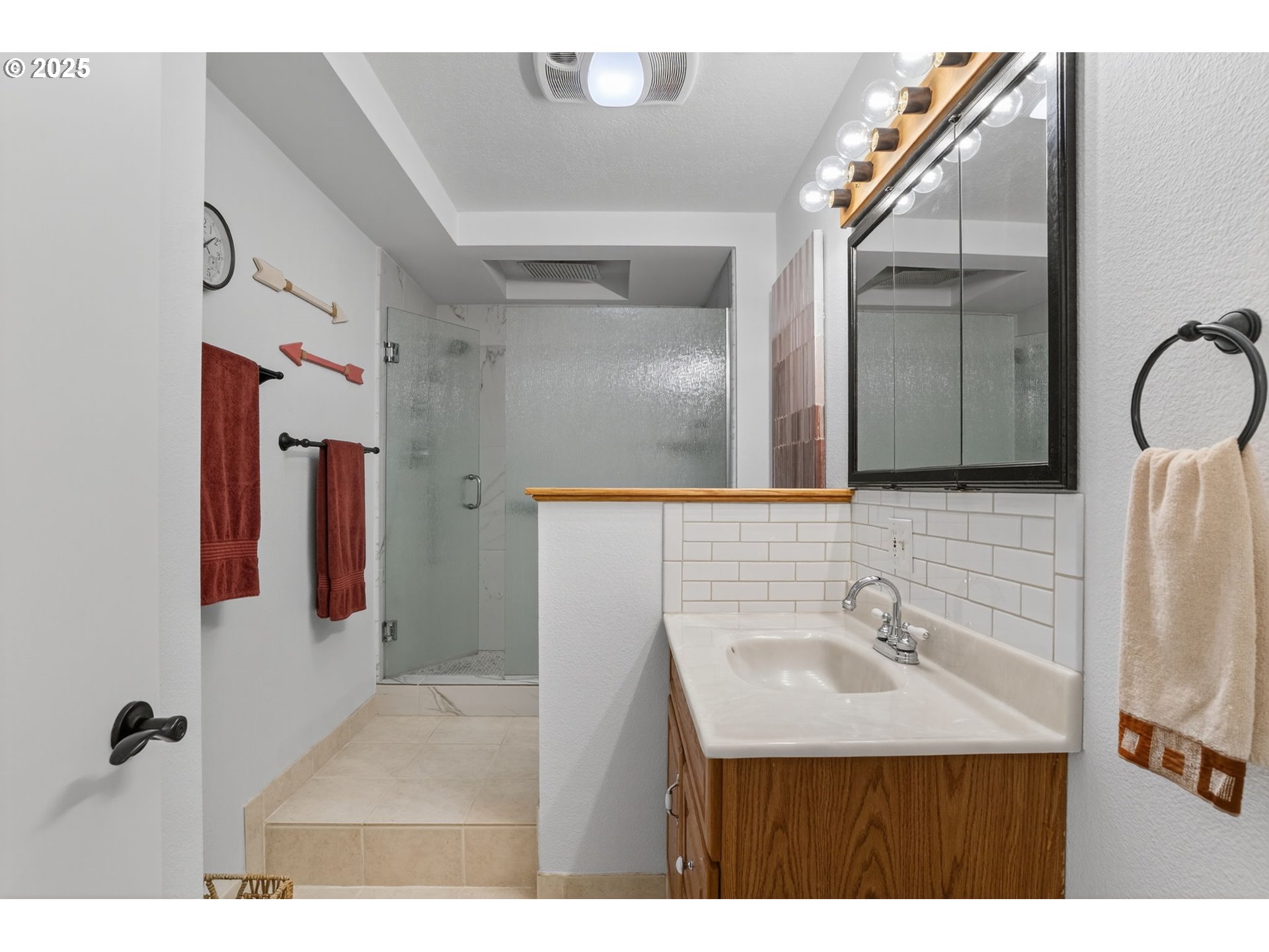 32102 NW EAGLE CREST DR