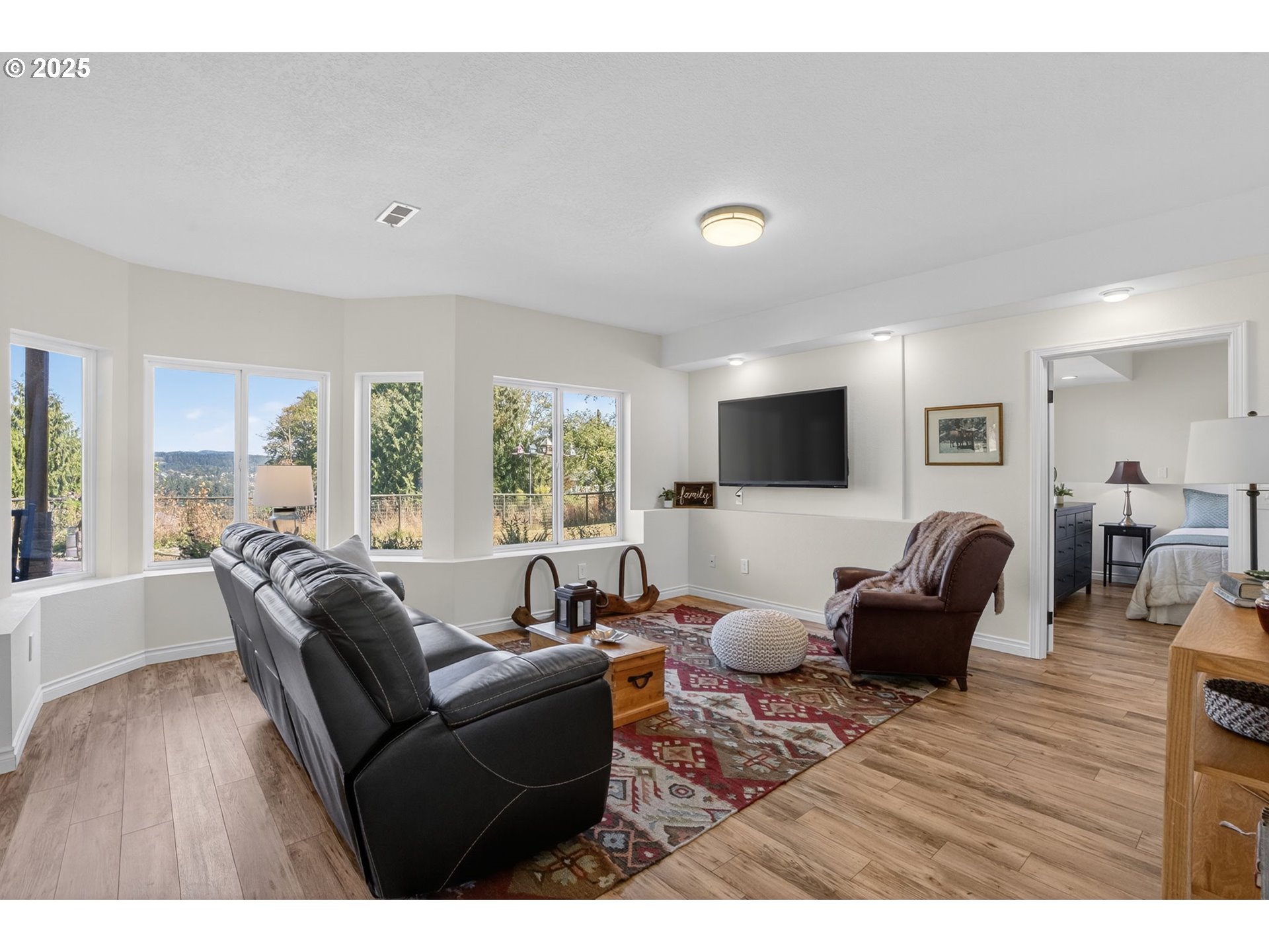 32102 NW EAGLE CREST DR