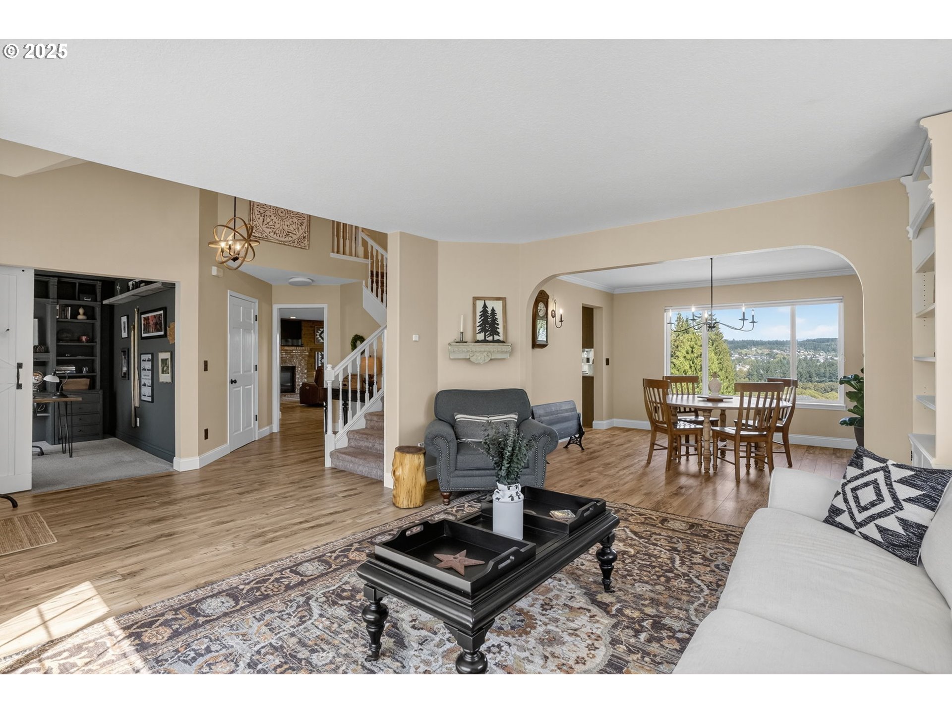 32102 NW EAGLE CREST DR