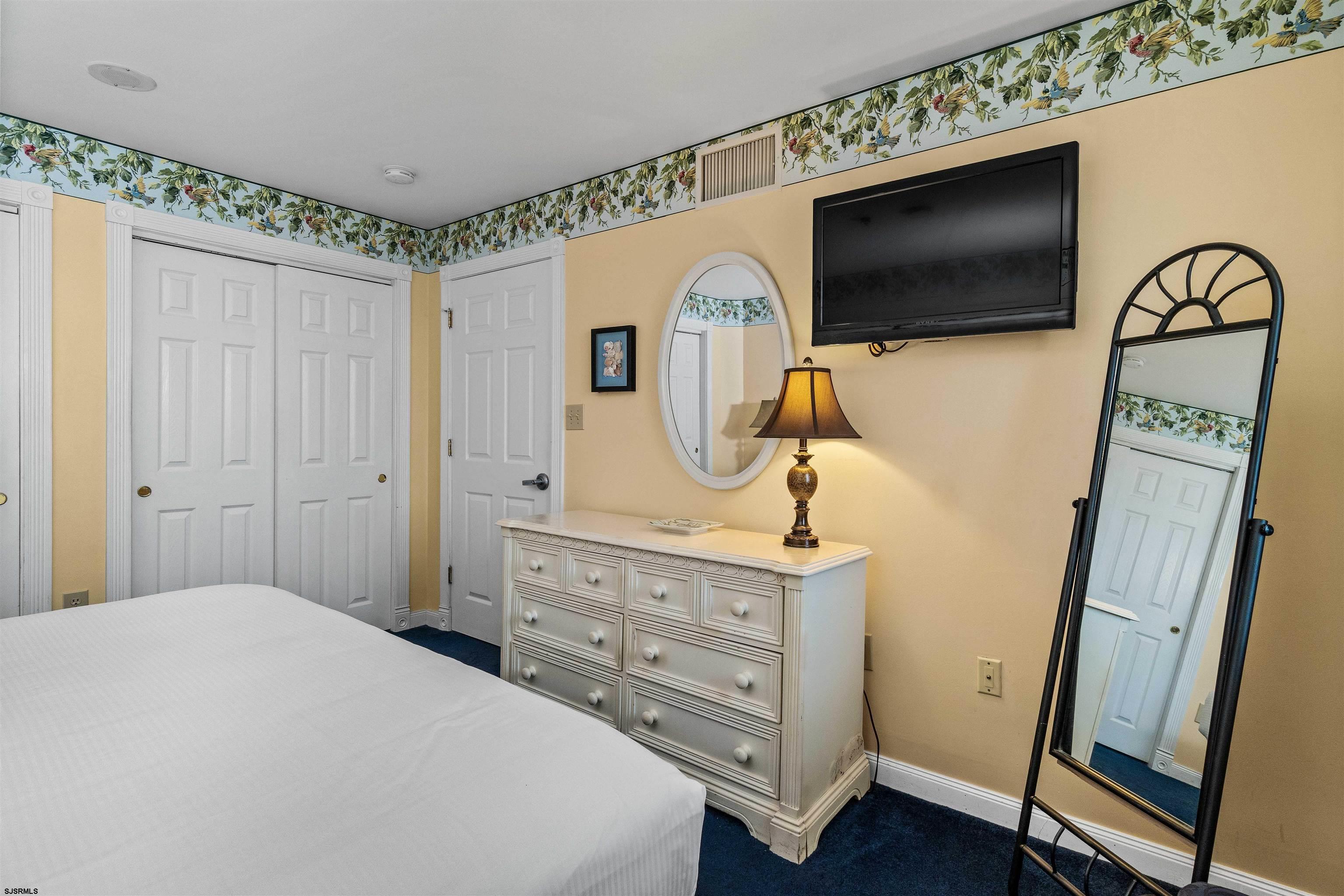 719 E 11th Street Unit: 709