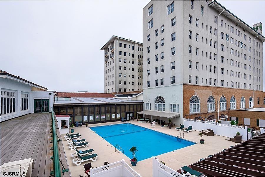 719 E 11th Street Unit: 709