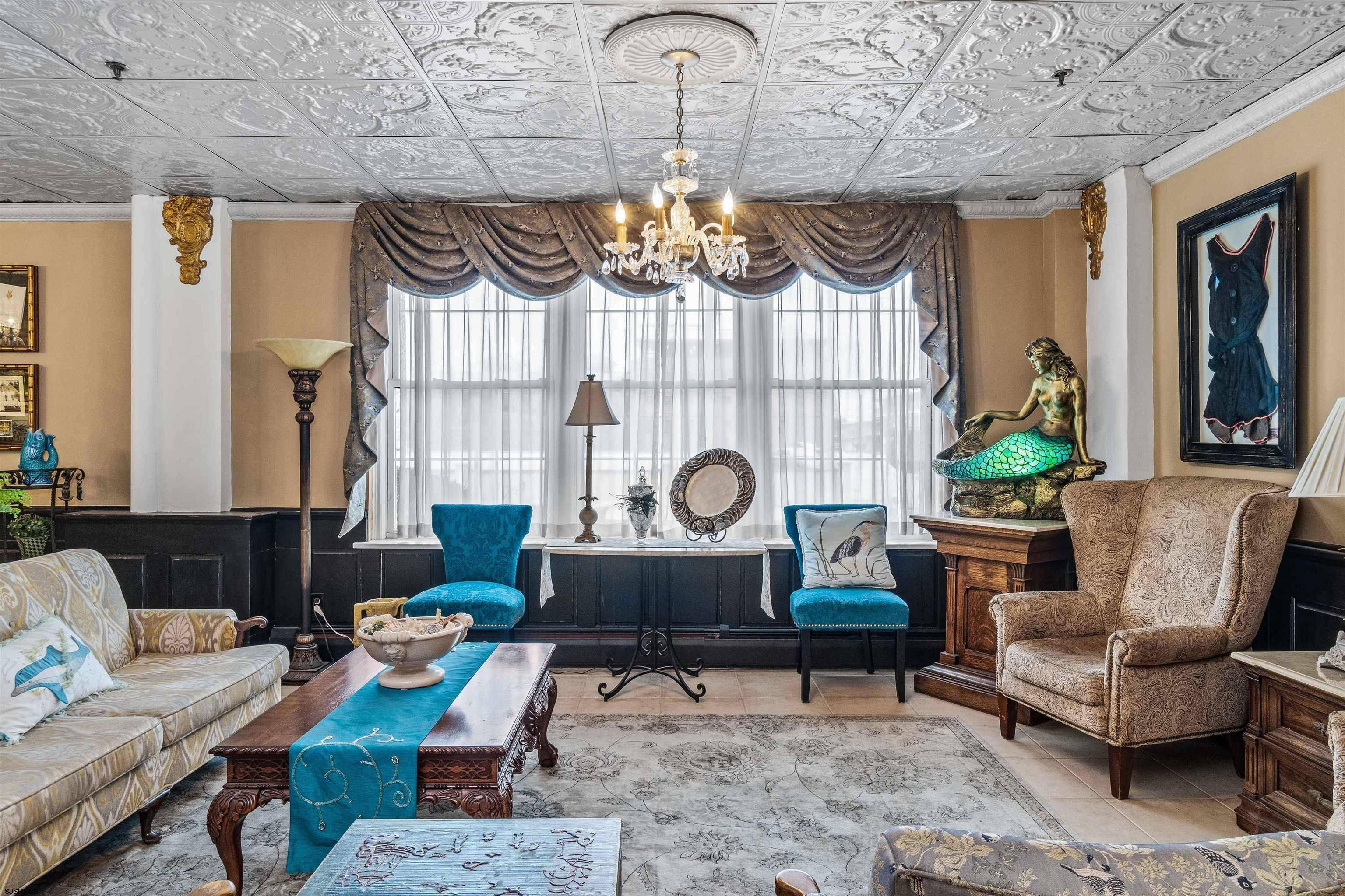 719 E 11th Street Unit: 709