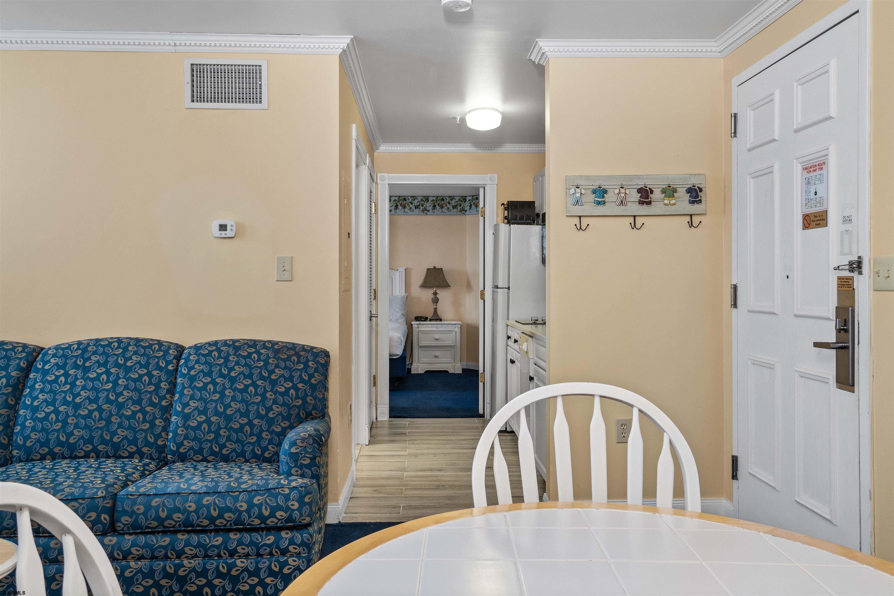 719 E 11th Street Unit: 709