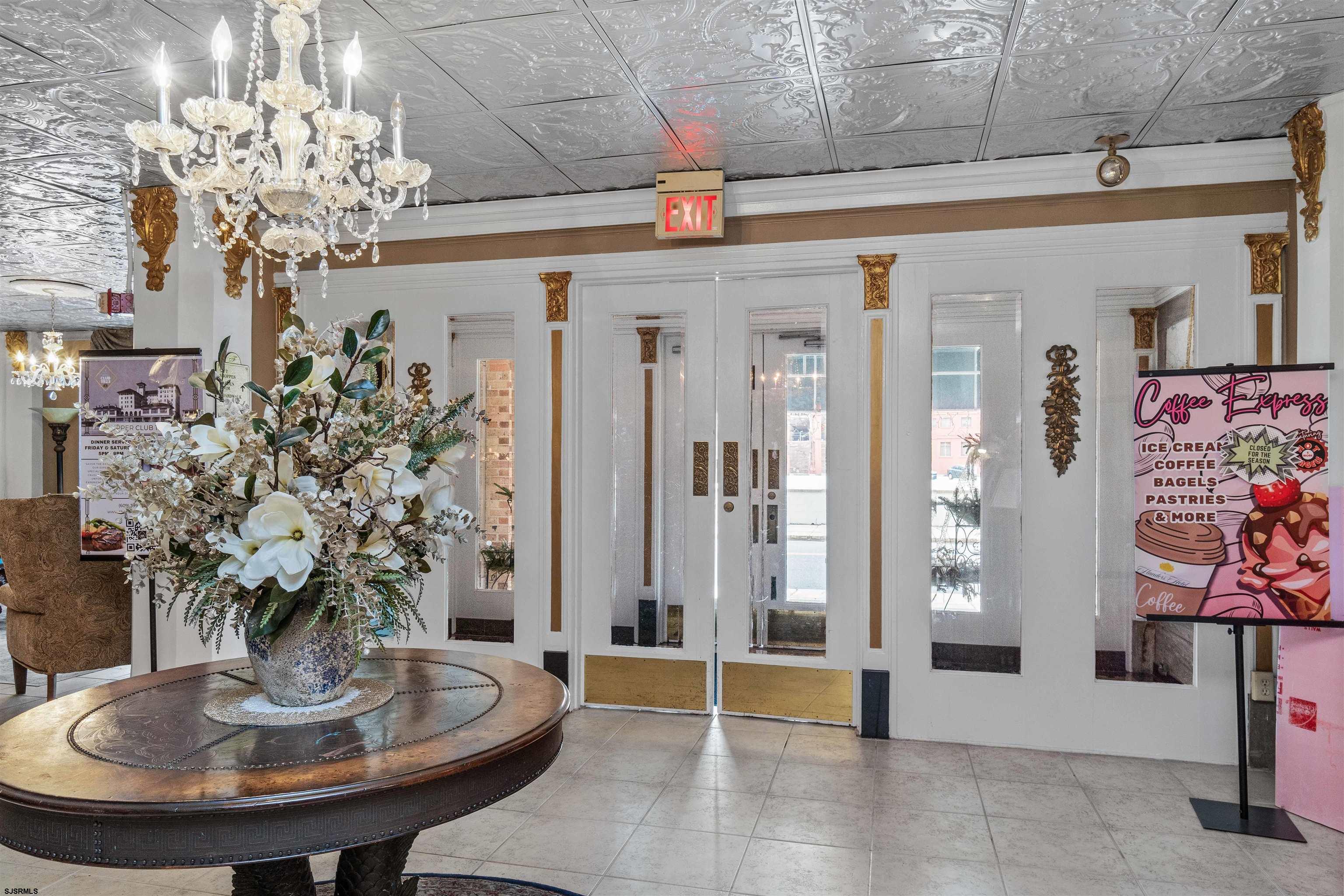 719 E 11th Street Unit: 709