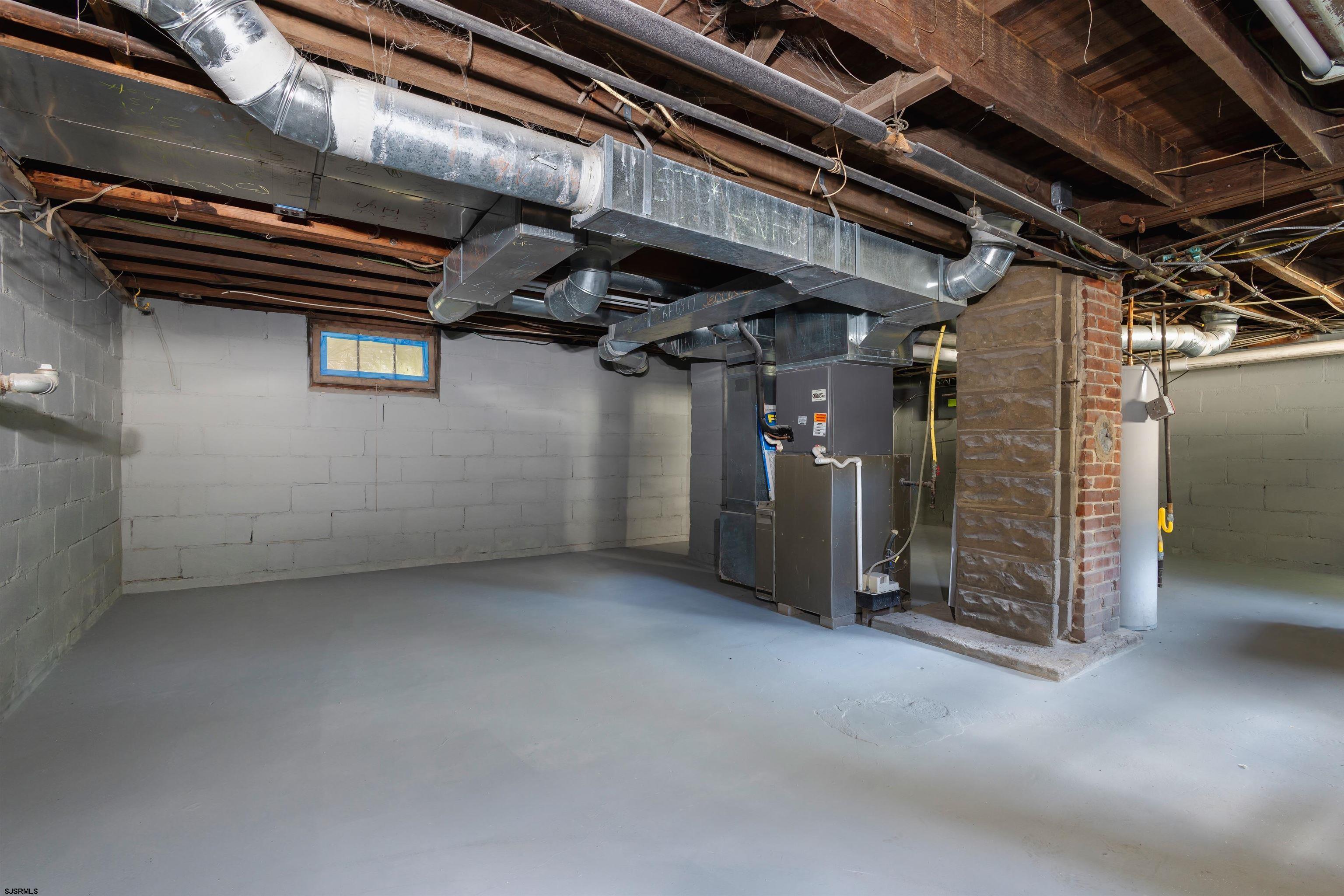 302 W Cherry Street