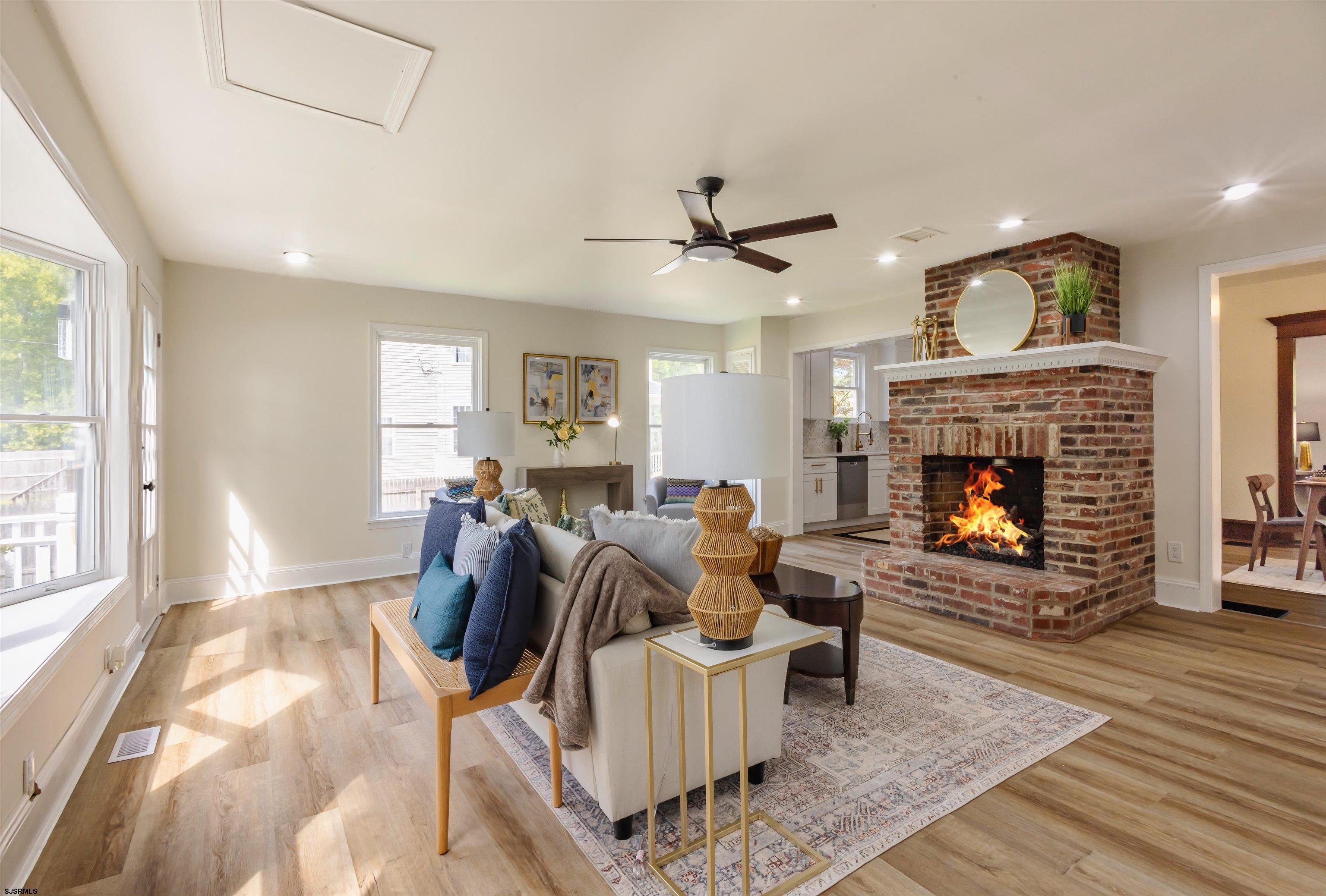 302 W Cherry Street