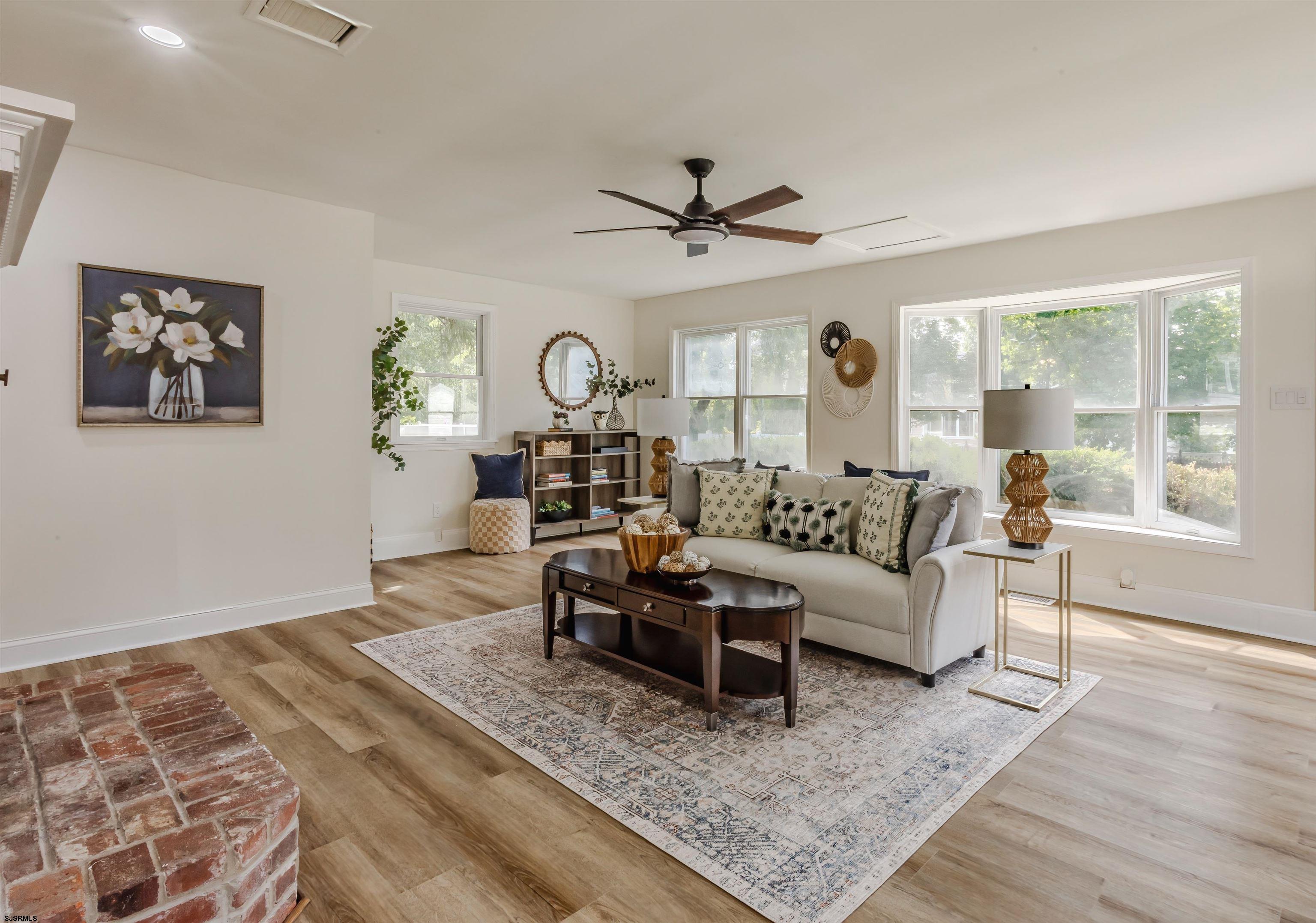 302 W Cherry Street