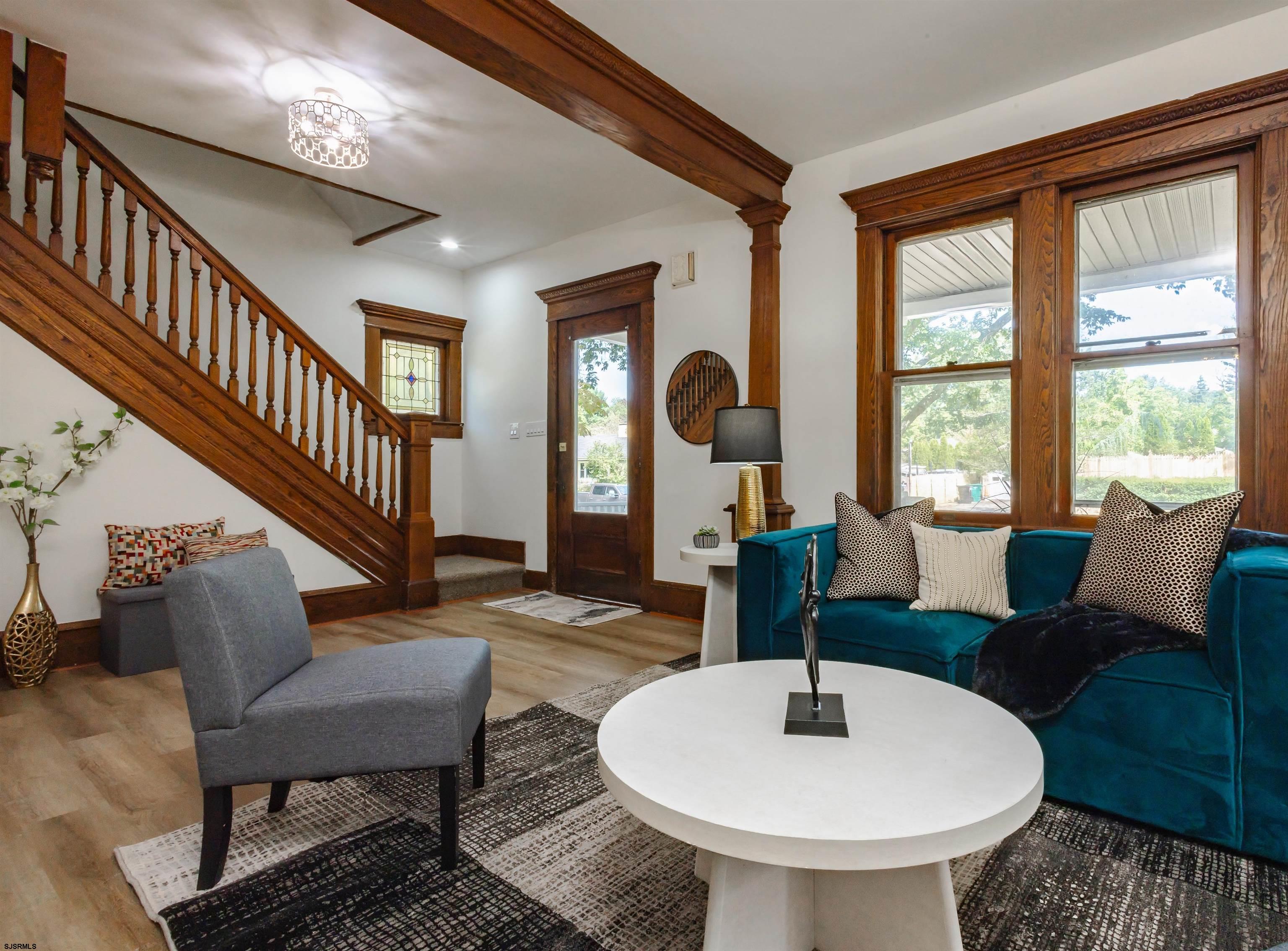302 W Cherry Street