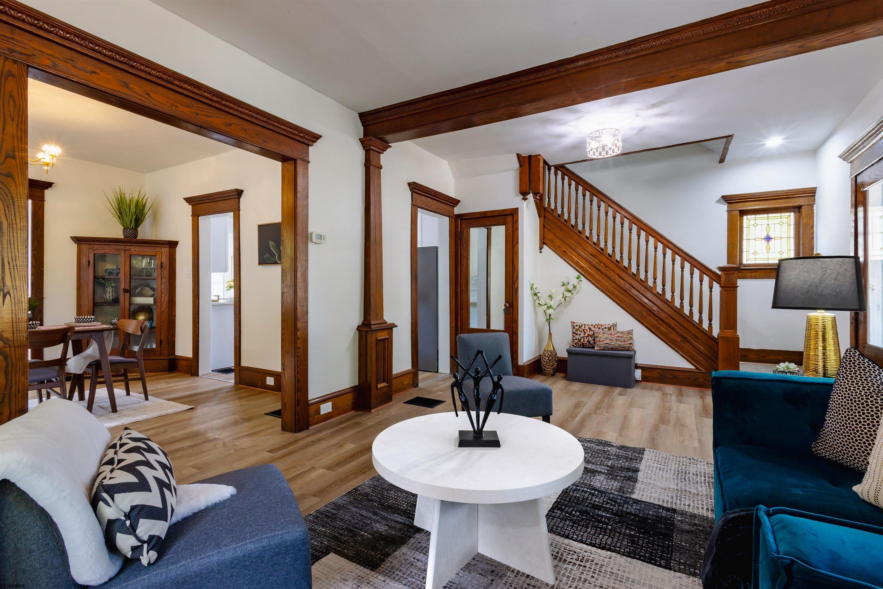 302 W Cherry Street